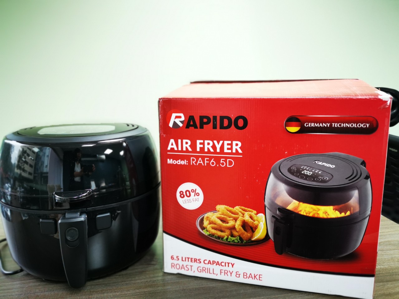 Nồi chiên không dầu Rapido RAF6.5D (Điều khiển điện tử) Tặng khay làm bánh và chổi quét dầu