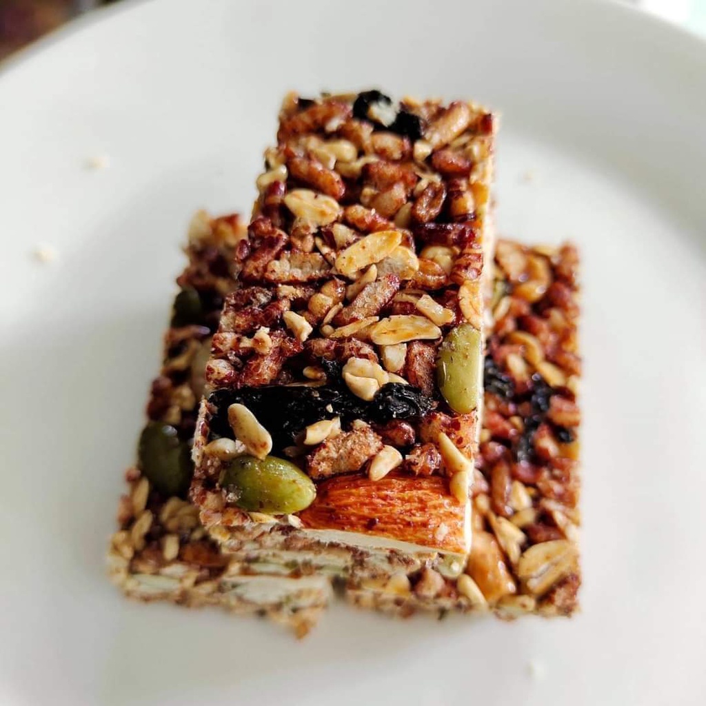 Thanh granola gạo lứt ngũ cốc ăn kiêng tốt cho sức khỏe 1kg/ 500g/ 250g- thanh hạt dinh dưỡng