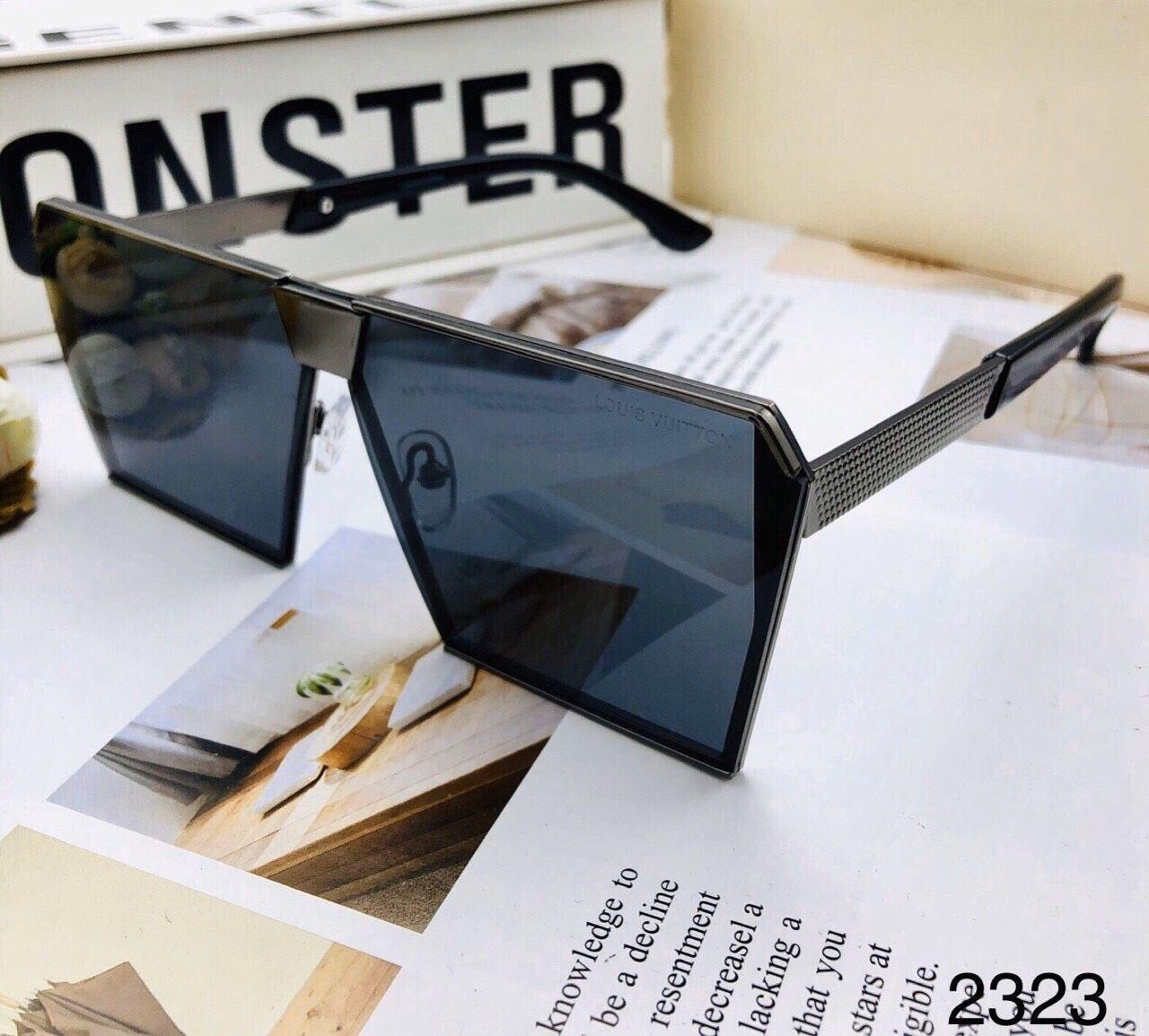 KÍNH MÁT VUÔNG CỰC HÓT - J61969