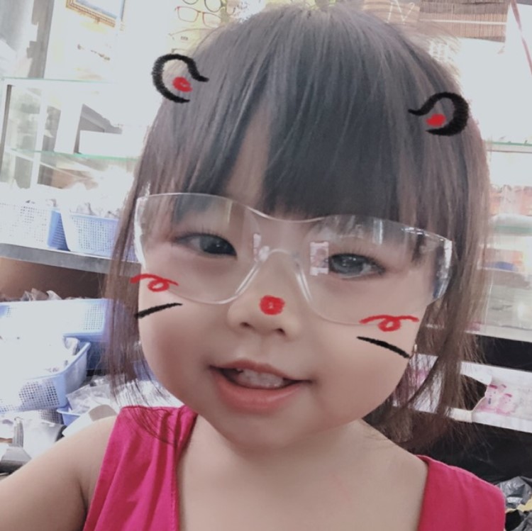 KÍNH CHỐNG BỤI CẢN GIÓ BẢO VỆ MẮT CHO TRẺ EM