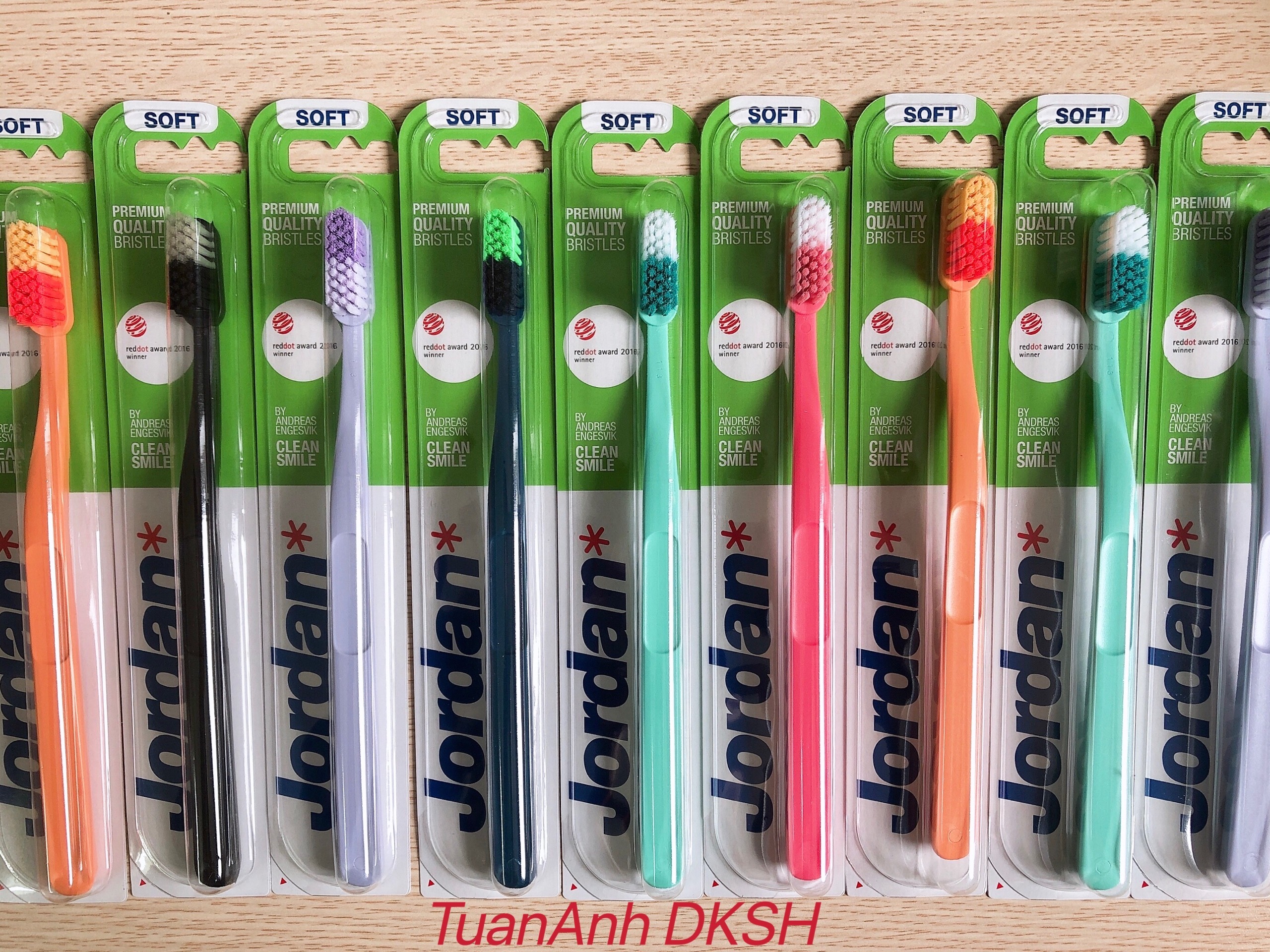 -Bàn Chải Đánh Răng Jordan Clean Smile lông mềm vừa phải. Hàng chính hãng DKSH Việt Nam.