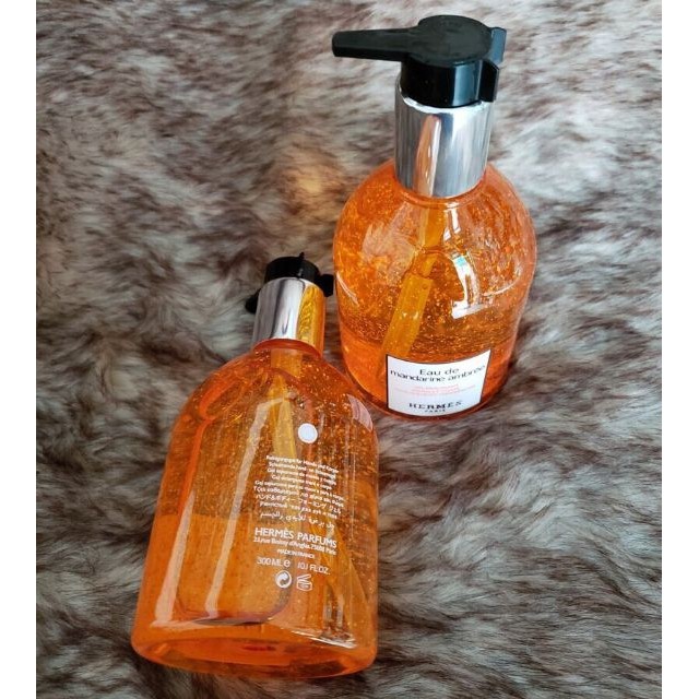 [CHÍNH HÃNG] Sữa Tắm Hương nước hoa Pháp Hermes Eau de Mandarine Ambree mang đến hương cho cả nam lẫn nữ với hương thơm tươi tắn và ấm áp của nhóm hương cam chanh thơm ngát. Mùi thơm nhẹ nhàng