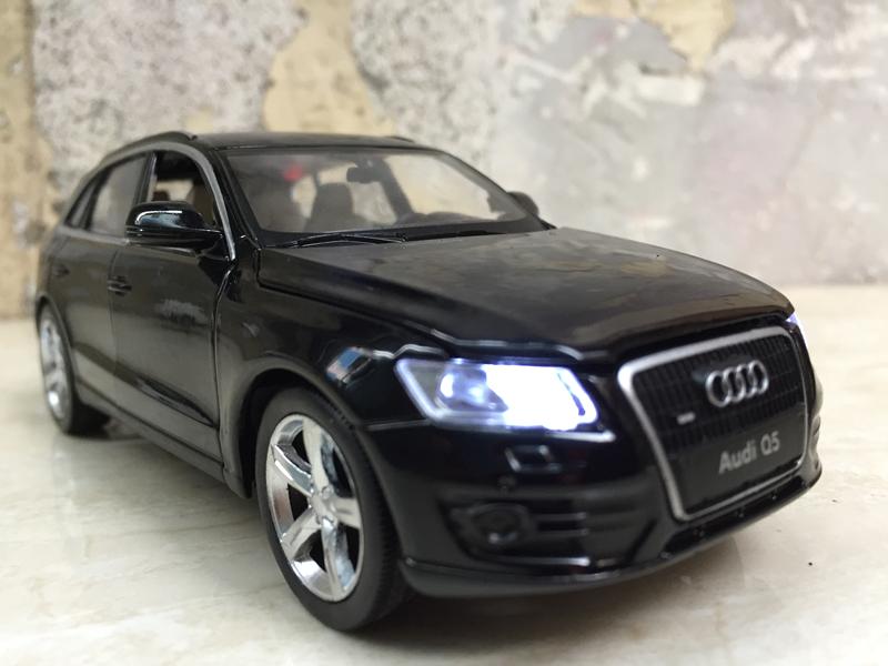 Mô hình xe ô tô audi q5 1:32