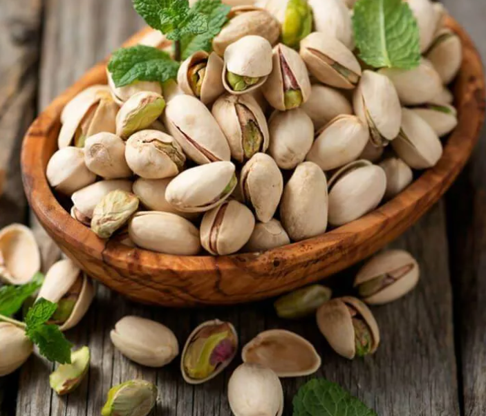 1 kg Hạt dẻ cười Mỹ loại sấy mộc không tẩy trắng . Hạt dẻ cười size To -do cận Tết nên shop chỉ giao TP HCM, Đồng Nai, Bình Dương
