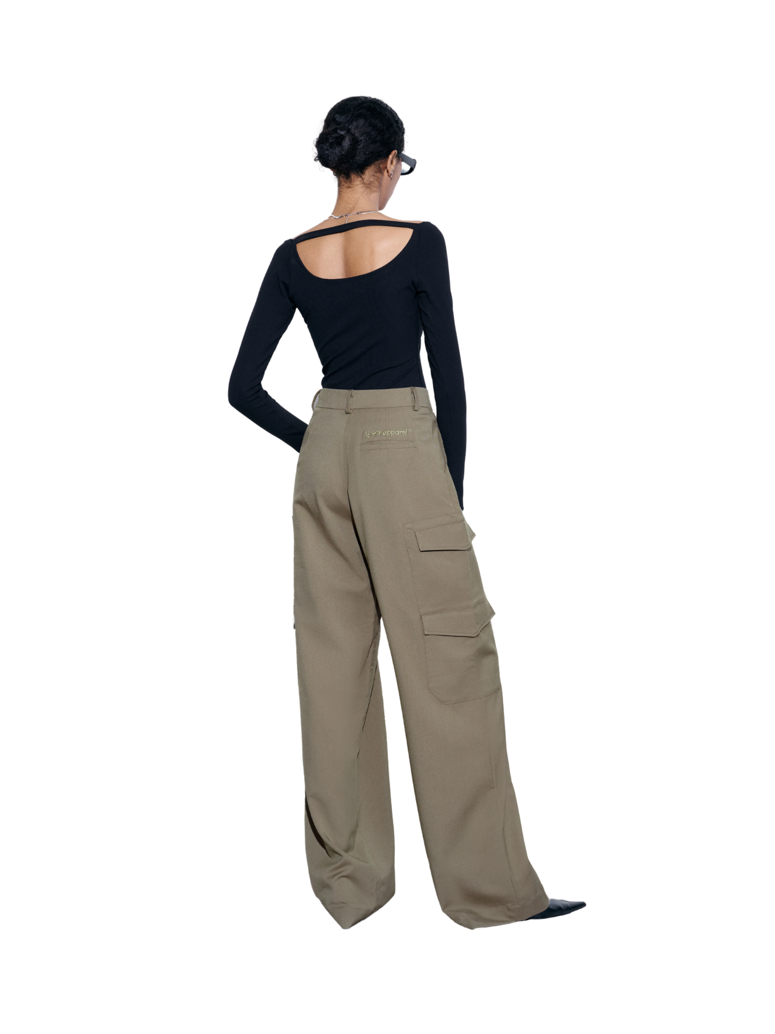 Áo kiểu nữ tay dài màu đen cut-out lưng - là min - string back long sleeve top - black