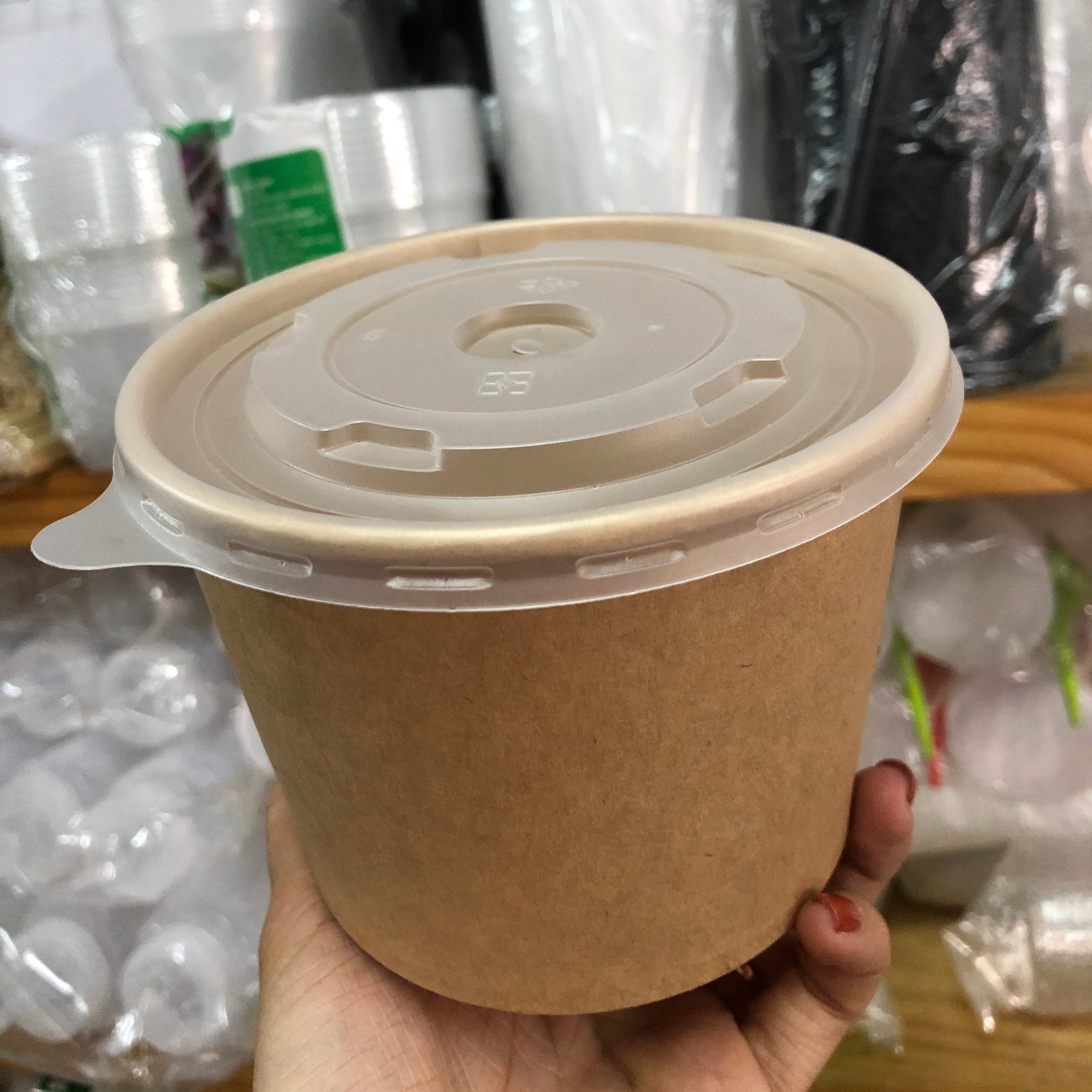 50 tô giấy Kraft 750ml có nắp