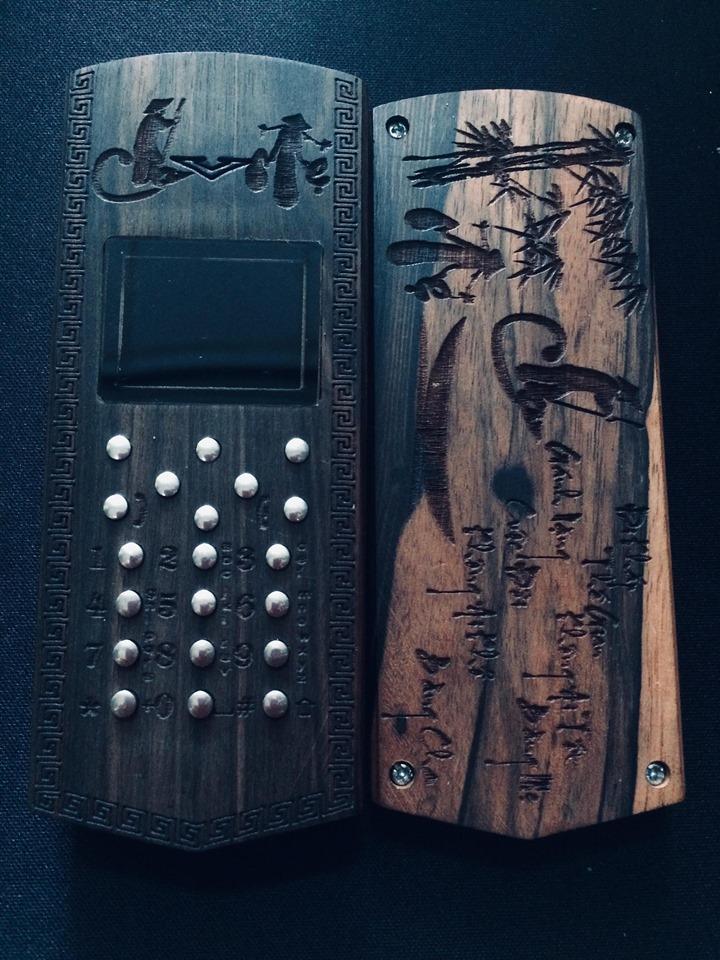 Vỏ gỗ cho điện thoại Nokia 1280 xịn mẫu Cha Mẹ