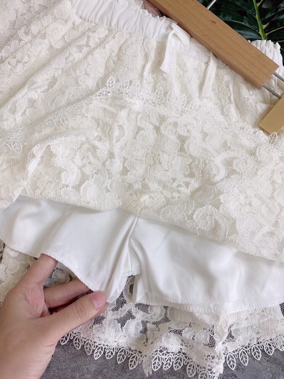 Set ren tiểu thư trắng tinh khiết xinh ơi là xinh, nhẹ nhàng duyên dáng, chất ren dày mềm mịn nsb