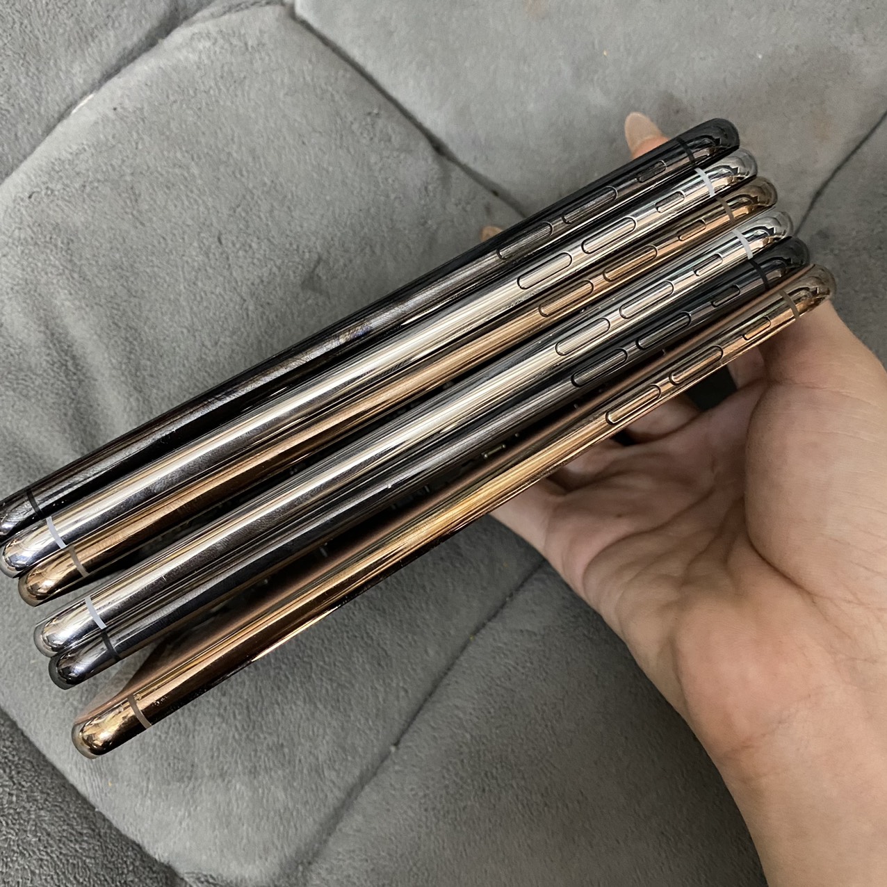 Cụm lưng zin máy dành cho XSMax vàng, đen, trắng