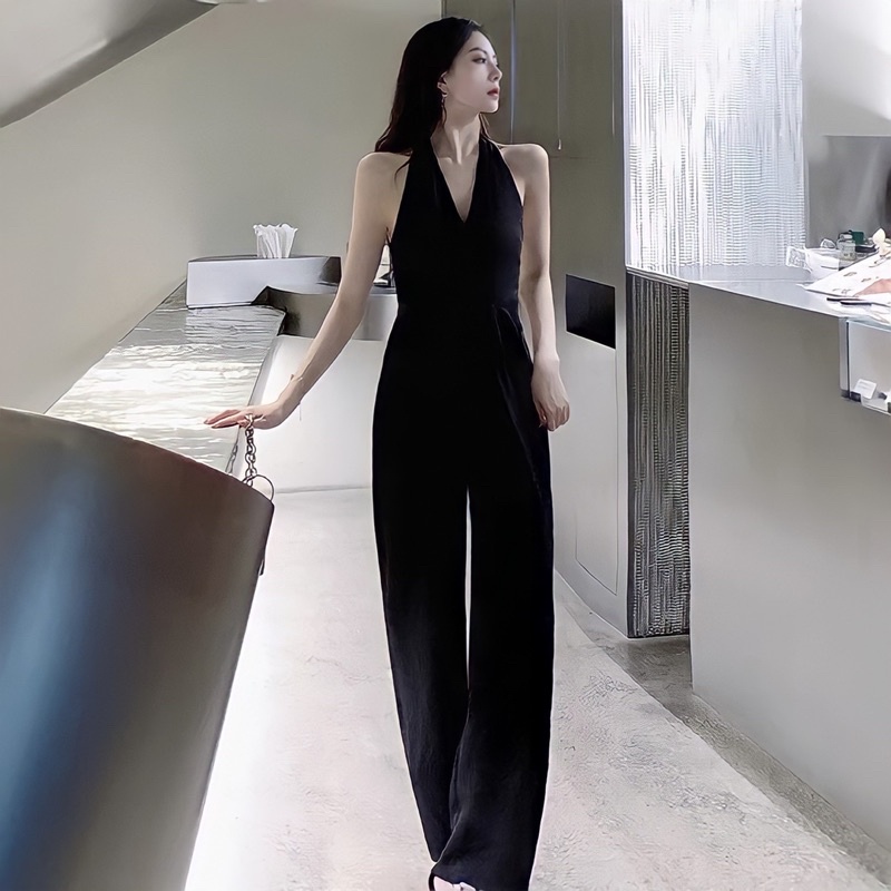 Set đồ nữ áo liền quần kiểu jumpsuit buộc cổ hở vai màu đen sang chảnh
