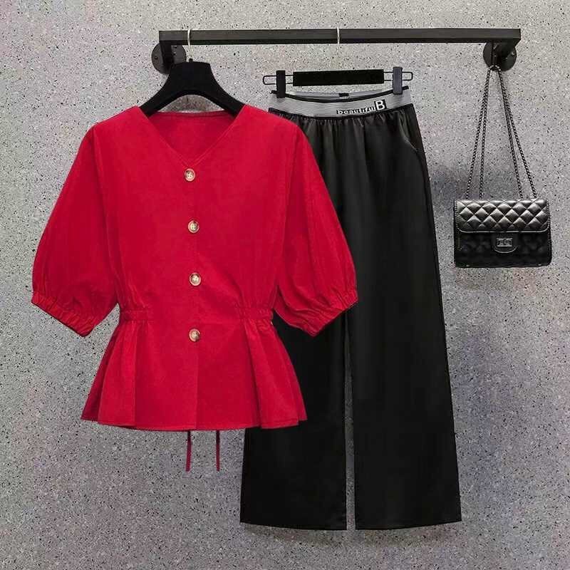 Áo peplum kiểu cổ v bo tay phối nút sành điệu