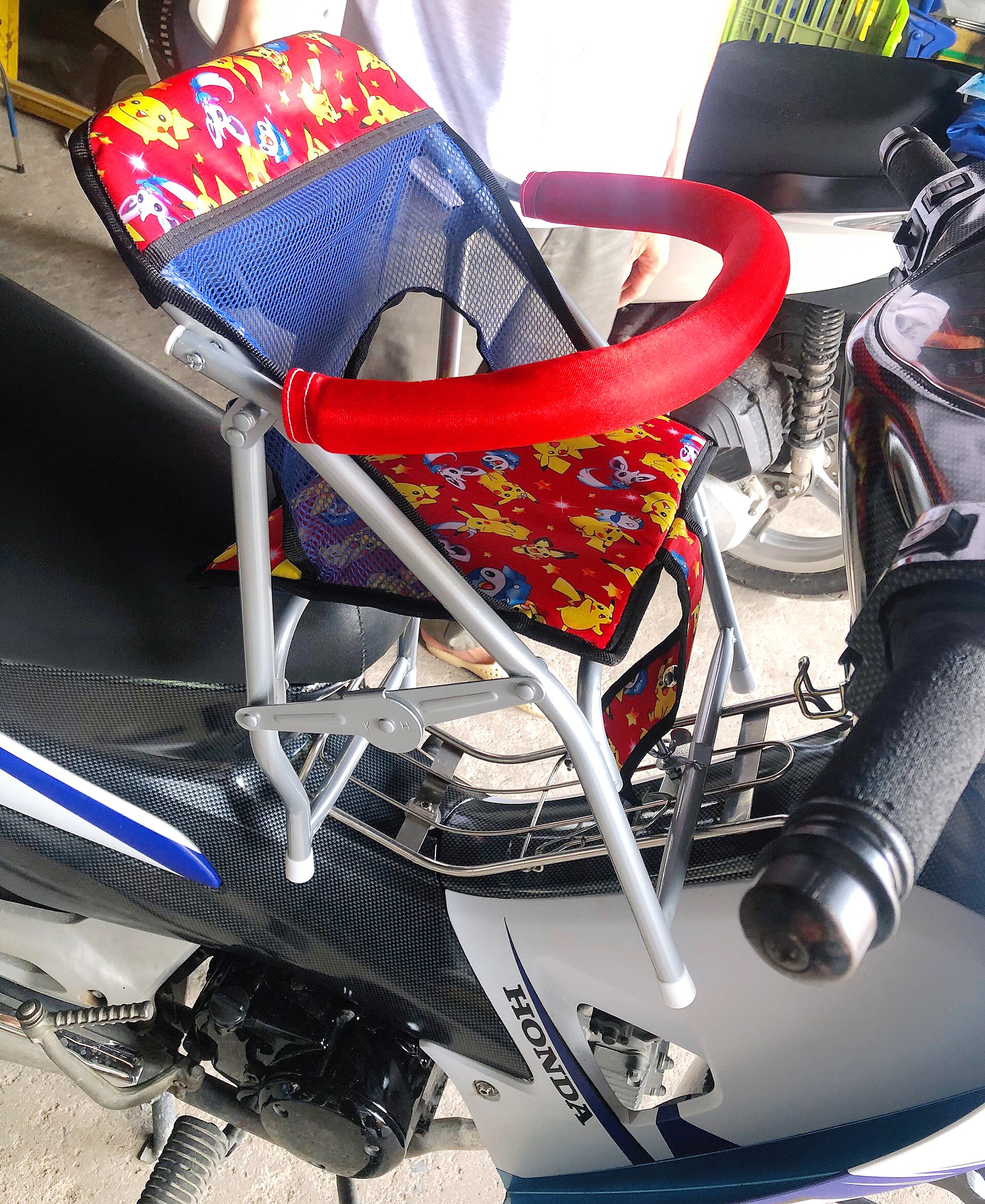 Ghế ngồi xe máy có vòng xếp gọn xe số , ghế số xếp sắt sơn tĩnh điện gấp gọn
