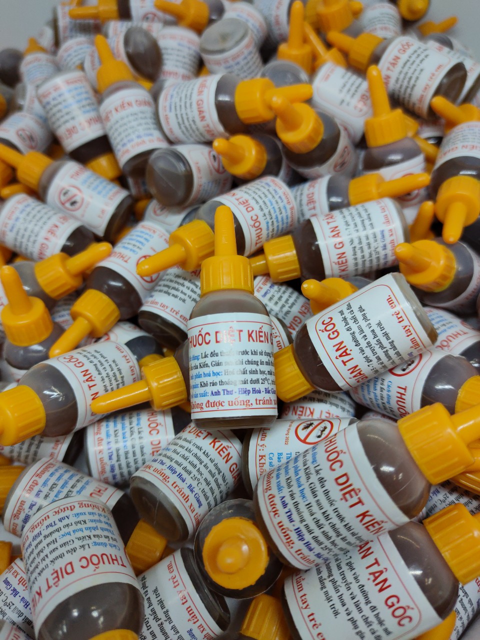 Thuốc Diệt Kiến Gián Từ Mật Mía, Hương Phấn Hoa, Hóa Chất Sinh Học