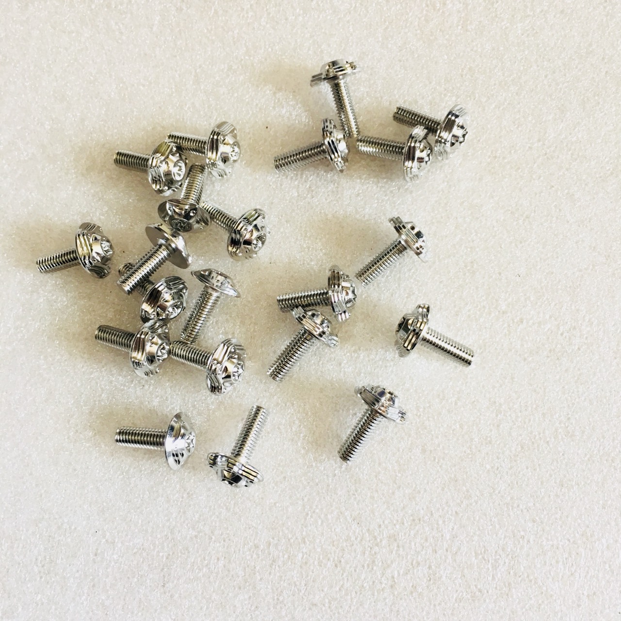 Combo 4 con ốc inox salaza 5li gắn mão,đồng hồ winner x