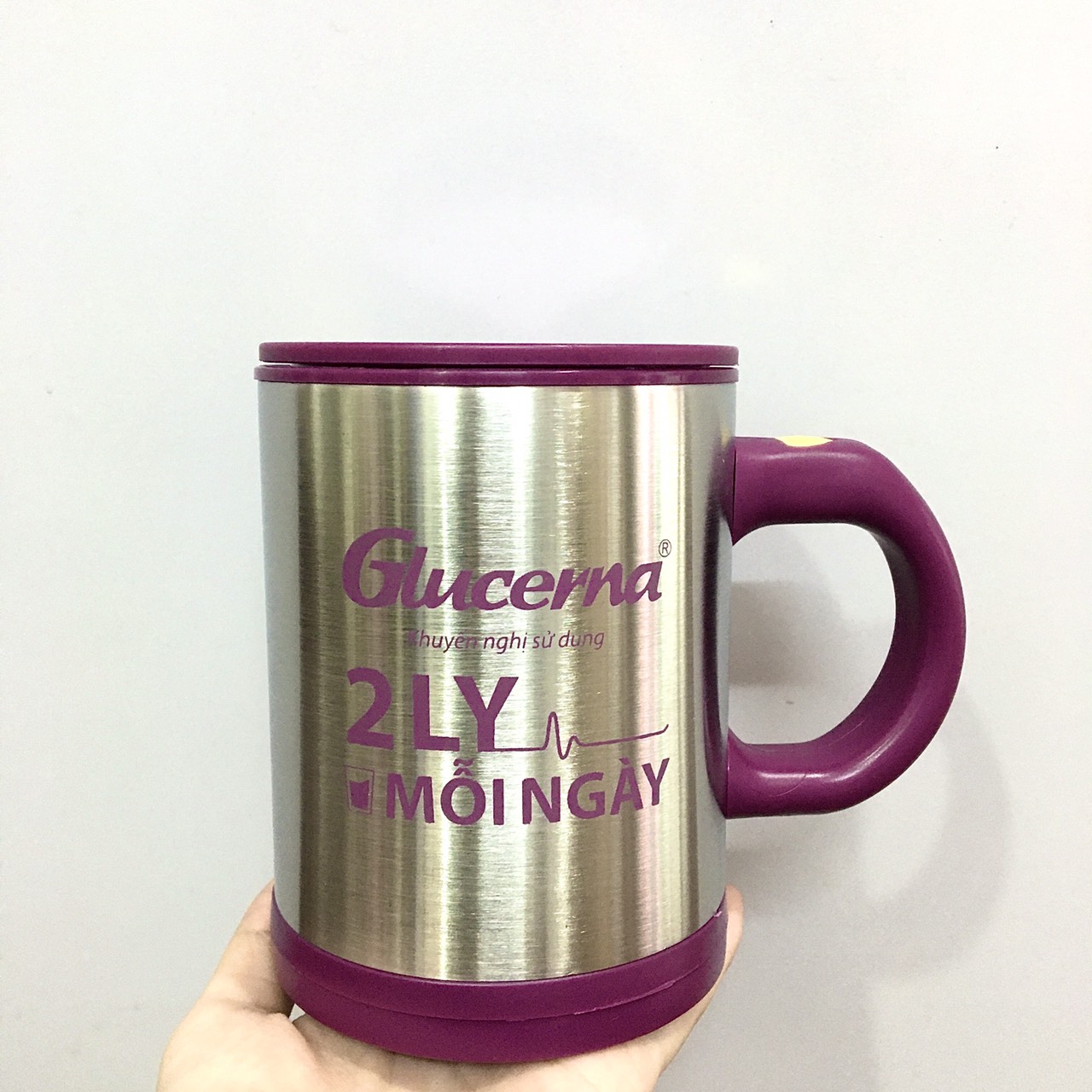 Ly khuấy tự động có tay cầm glucerna