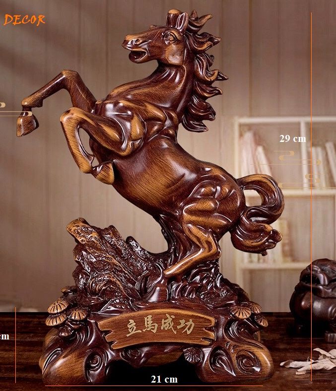 Tượng ngựa trang trí decor nhà cửa, phòng khách - Màu gỗ đàn hương cao 29 cm