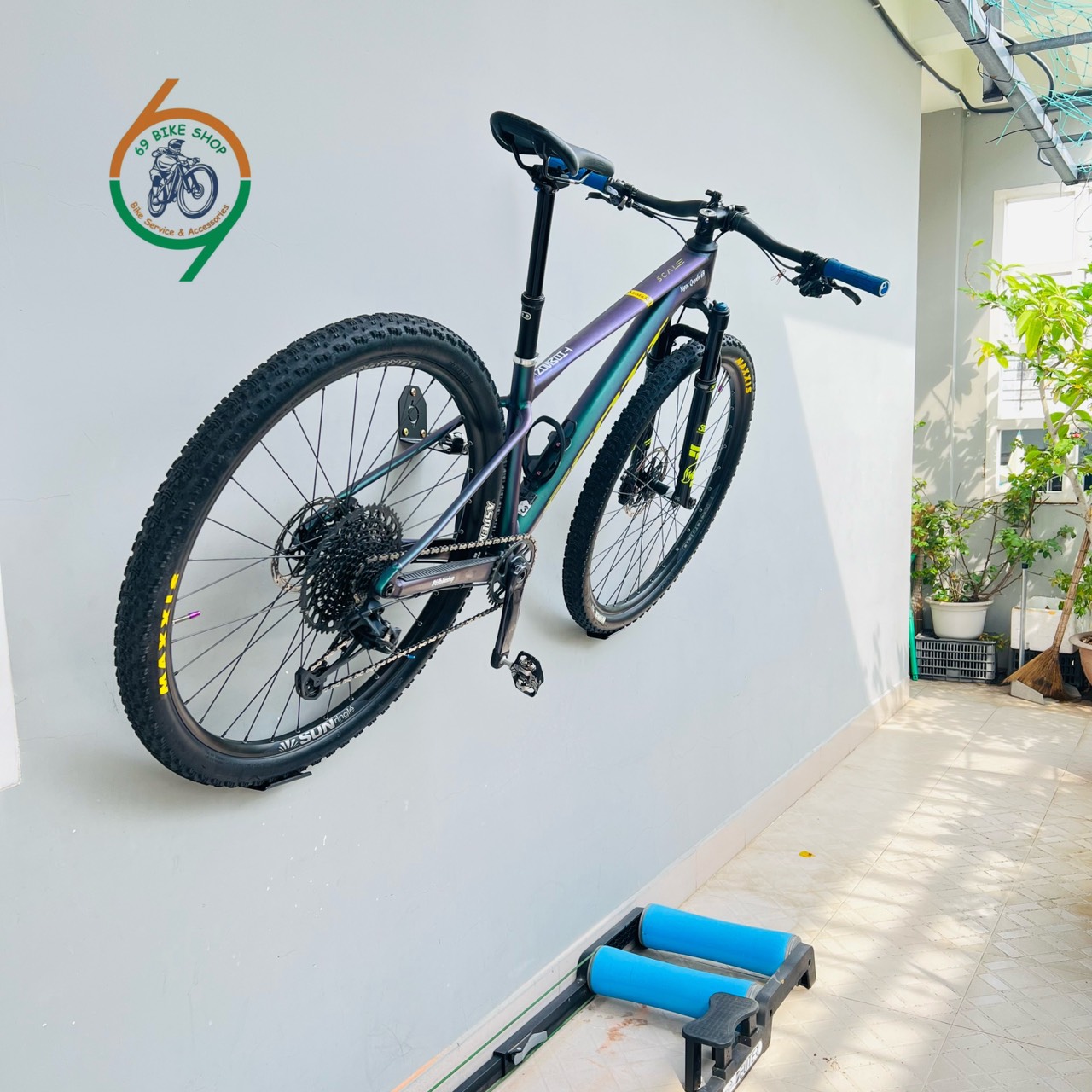 Móc treo xe đạp lên tường – 69 bike hanger