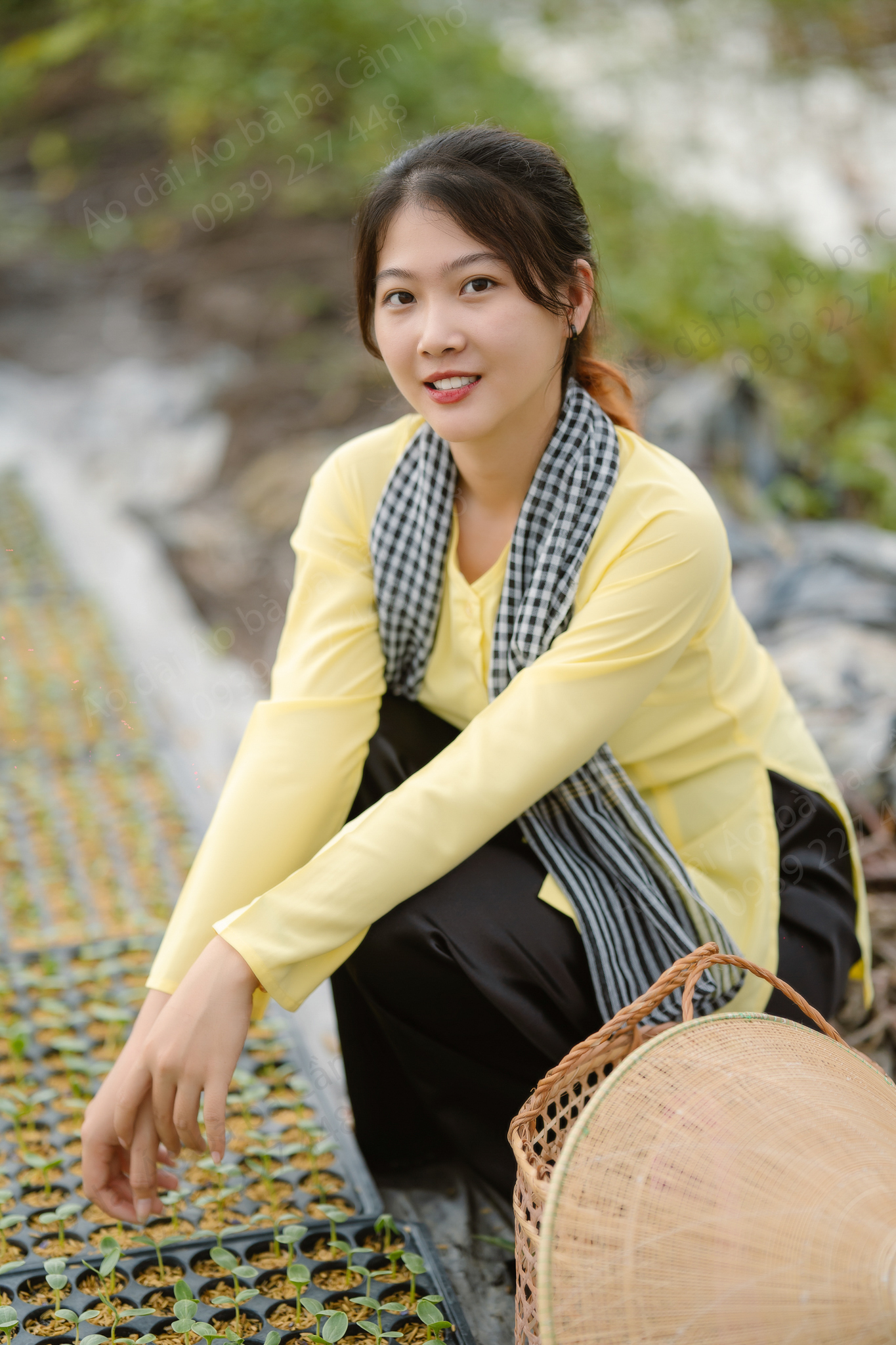 Bộ bà ba lụa vàng quần phi đen - Áo bà ba lụa lẻ nam bộ - Có bộ bà ba Bigsize- may sỉ bà ba toàn quốc - May bộ bà ba theo yêu cầu