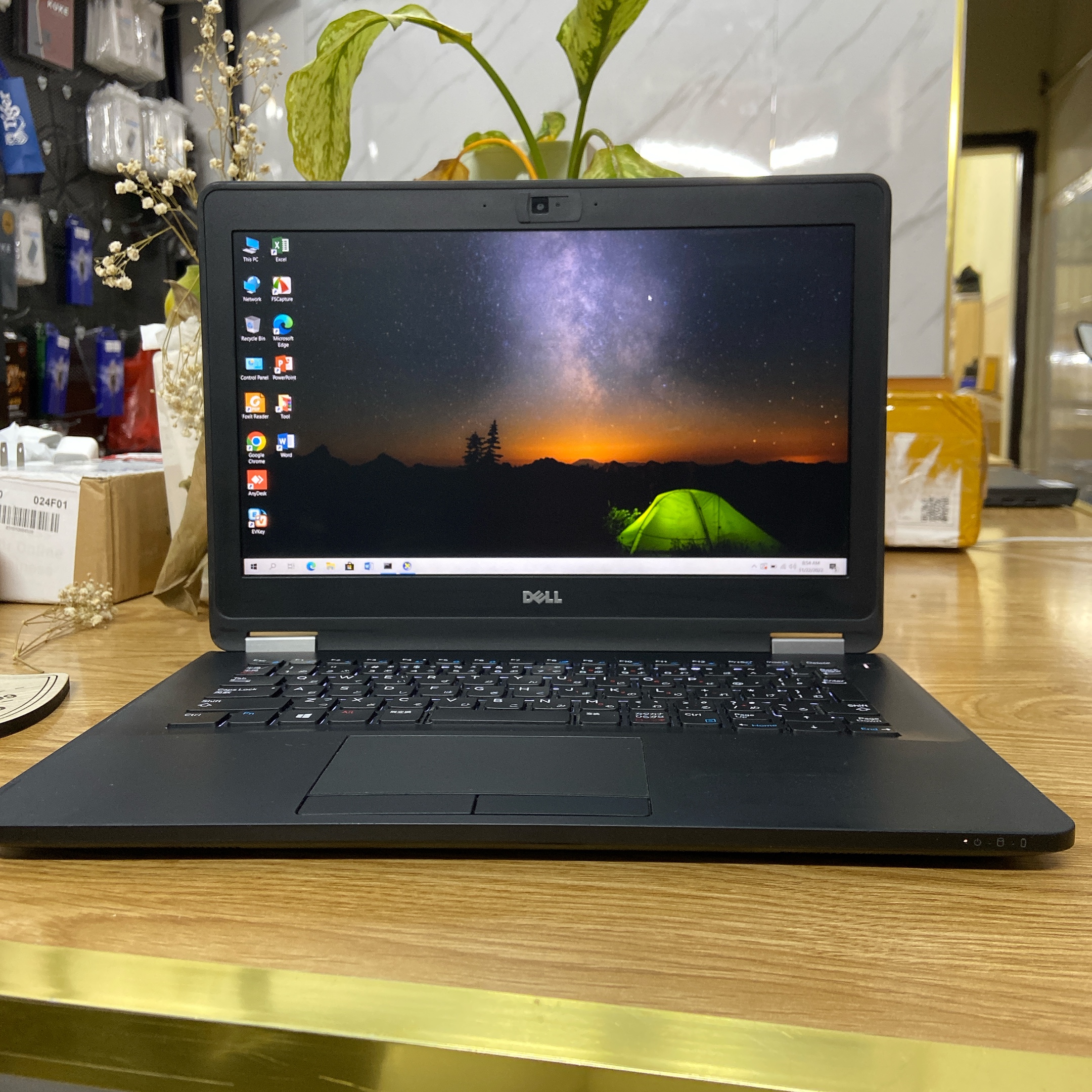 Laptop dell latitude 7270- core i5- ram 8gb- ssd 256gb. bảo hành 12 tháng
