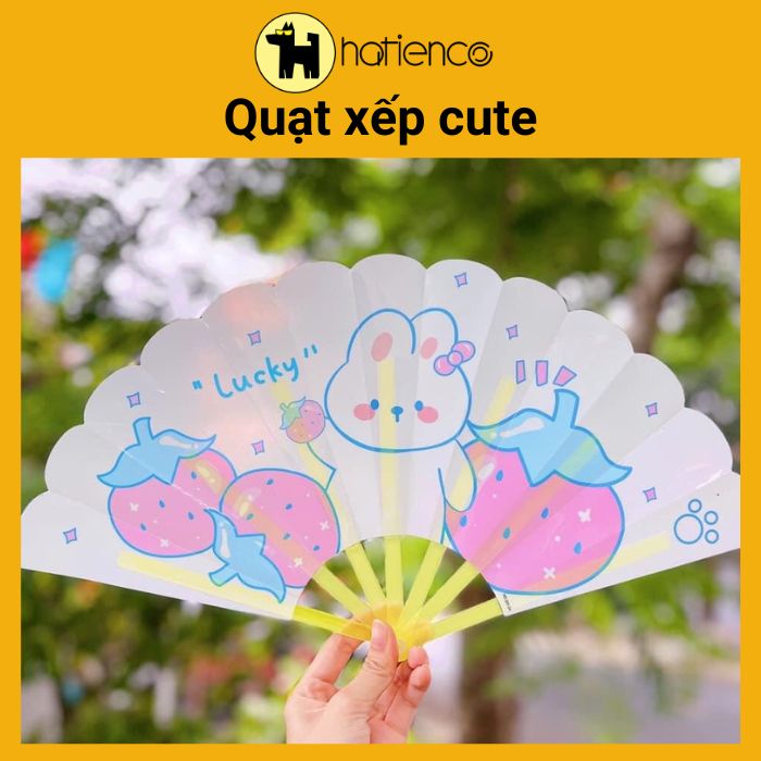 Quạt xếp học sinh dễ thương
