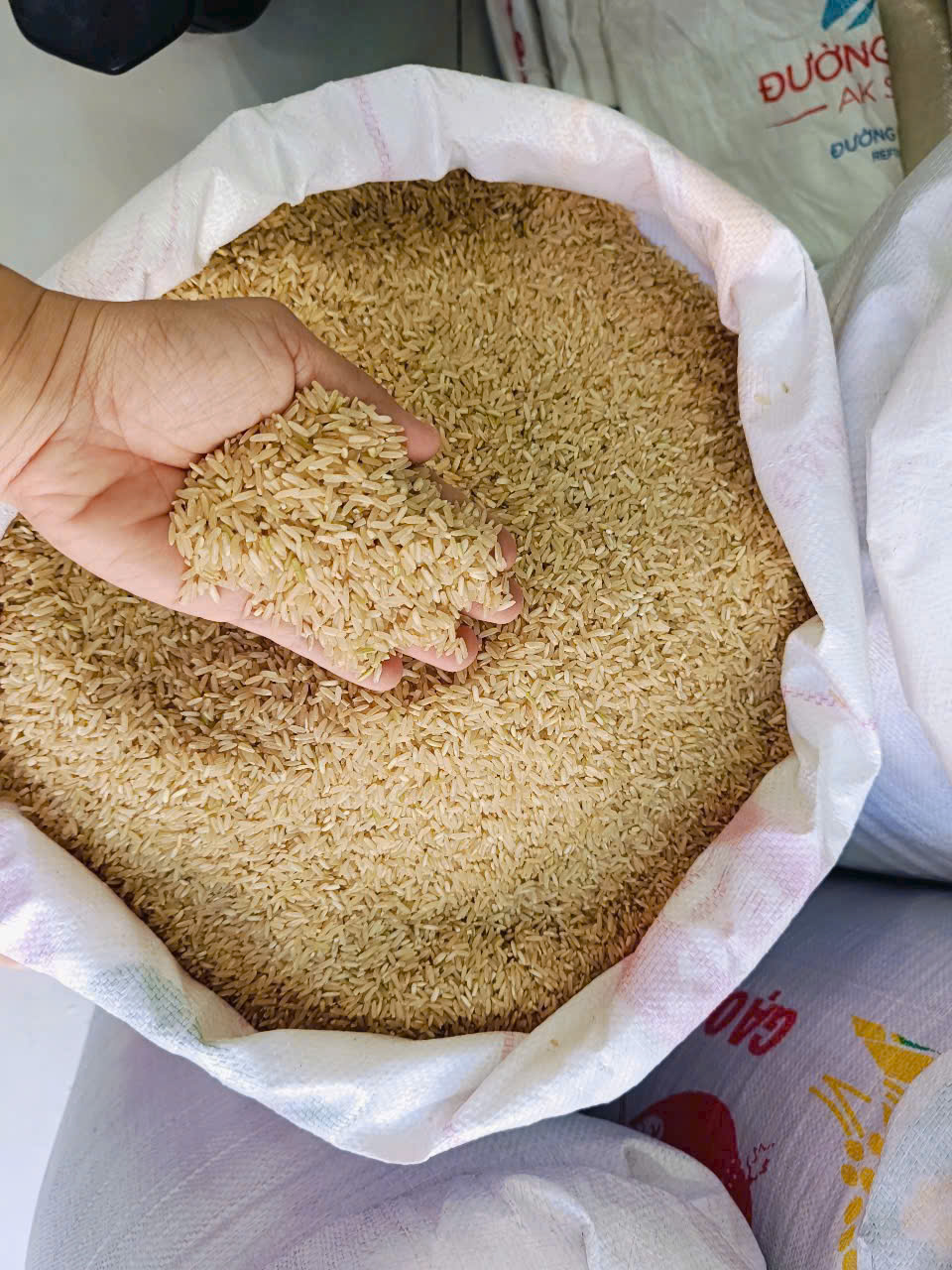 5kg gạo xát dối ĐT ( gạo có mùi là mùi cám, không phải mùi mốc. Gạo sạch ) - tốt cho người tiểu đường