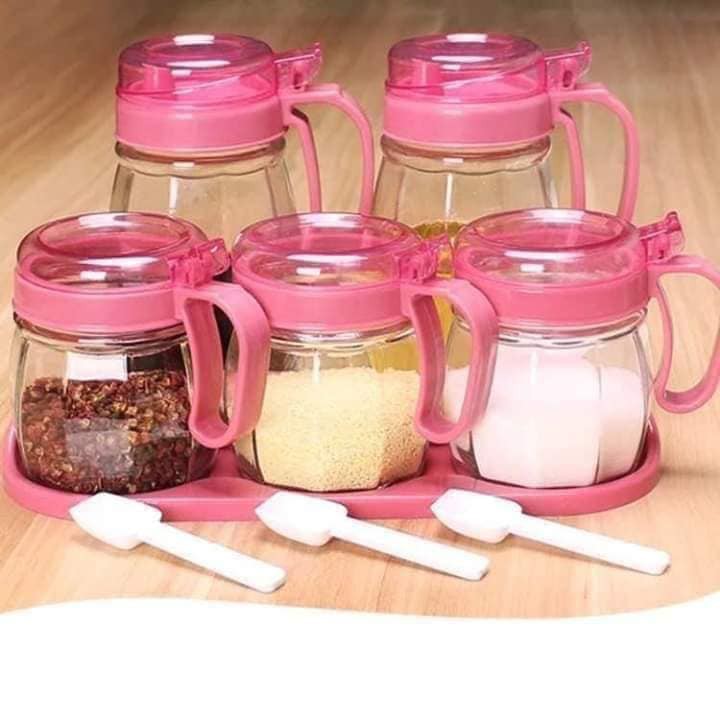 [HCM][Hủ Gia Vị Kèm Muỗng] ComBo 5 Hủ Đựng Gia Vị Thủy Tinh. Set Bộ 5 Hủ Gồm 2 Bình Rót Và 3 Hũ Đựng Chất Lỏng. Hủ gia vị có muỗng