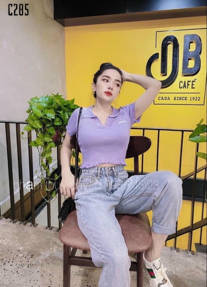 Áo croptop gân cổ bẻ xoắn viền in dòng chữ trước ngực đễ thương TTSA0804
