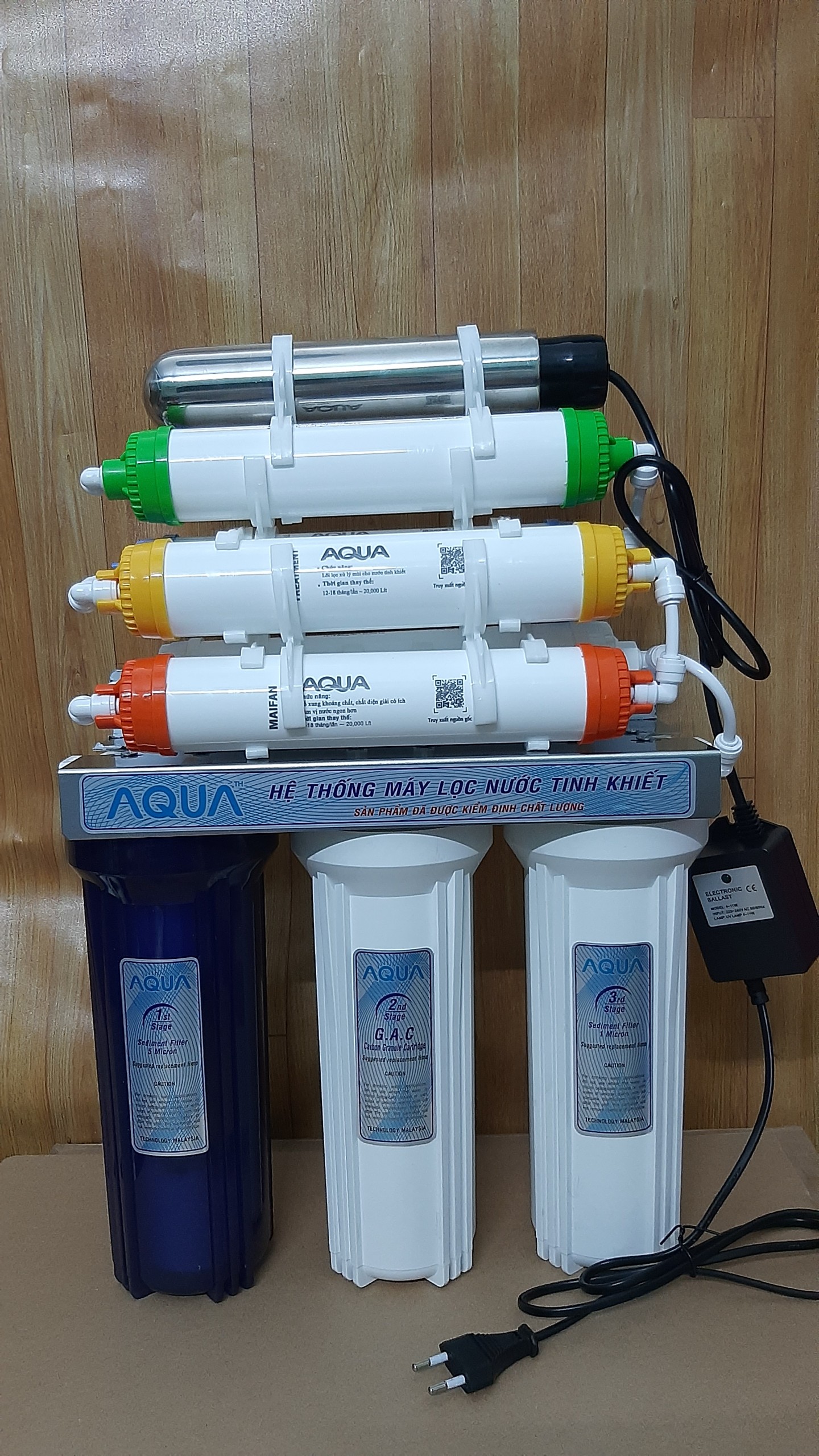 Máy lọc nước công nghệ nano - aqua 9 cấp lọc có đèn uv 11 tiệt trùng, không nước thải- aqua th09