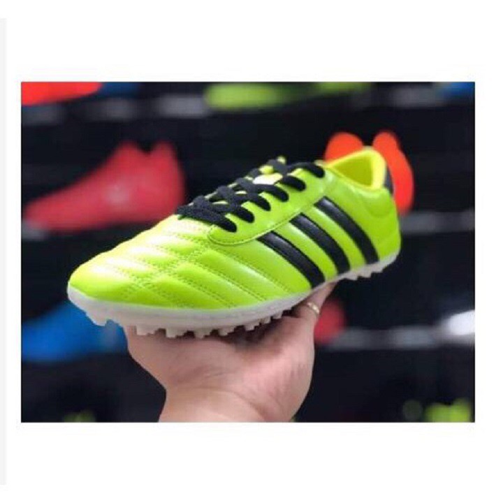 Giày Wika 3 sọc loại cao cấp Giày bóng đá sân cỏ nhân tạo Wika 3 sọc CT3 chính hãng đế thấp