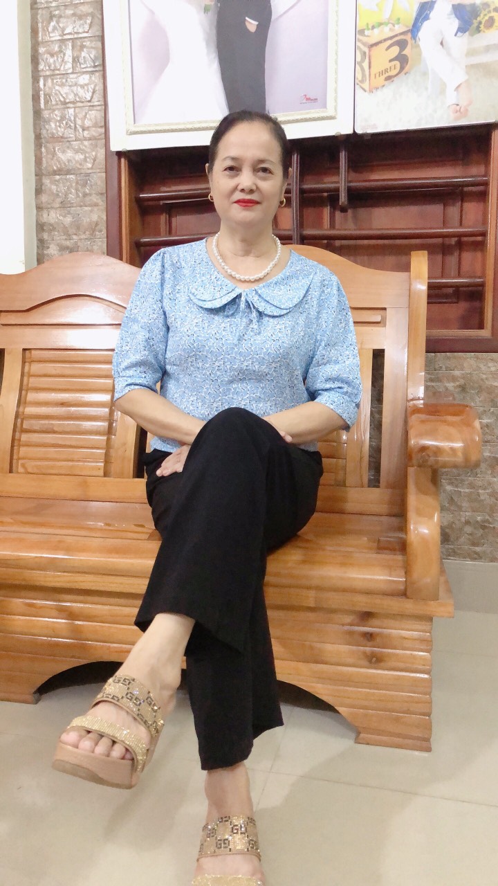 Áo trung niên tay lỡ chất cát lụa hàn