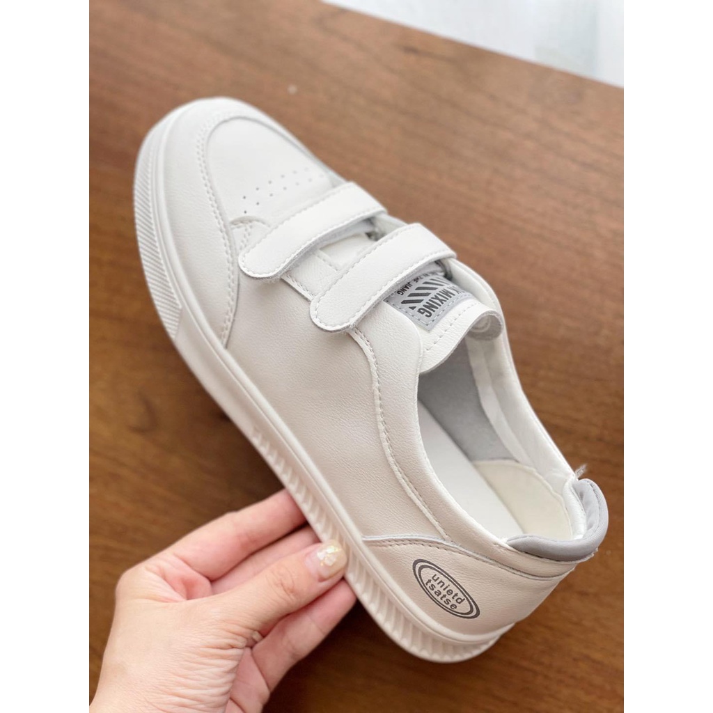 Giày thể thao nữ màu trắng kiểu giày sneaker bata đế bằng cổ thấp quai dán năng động GUUEM - GTT160