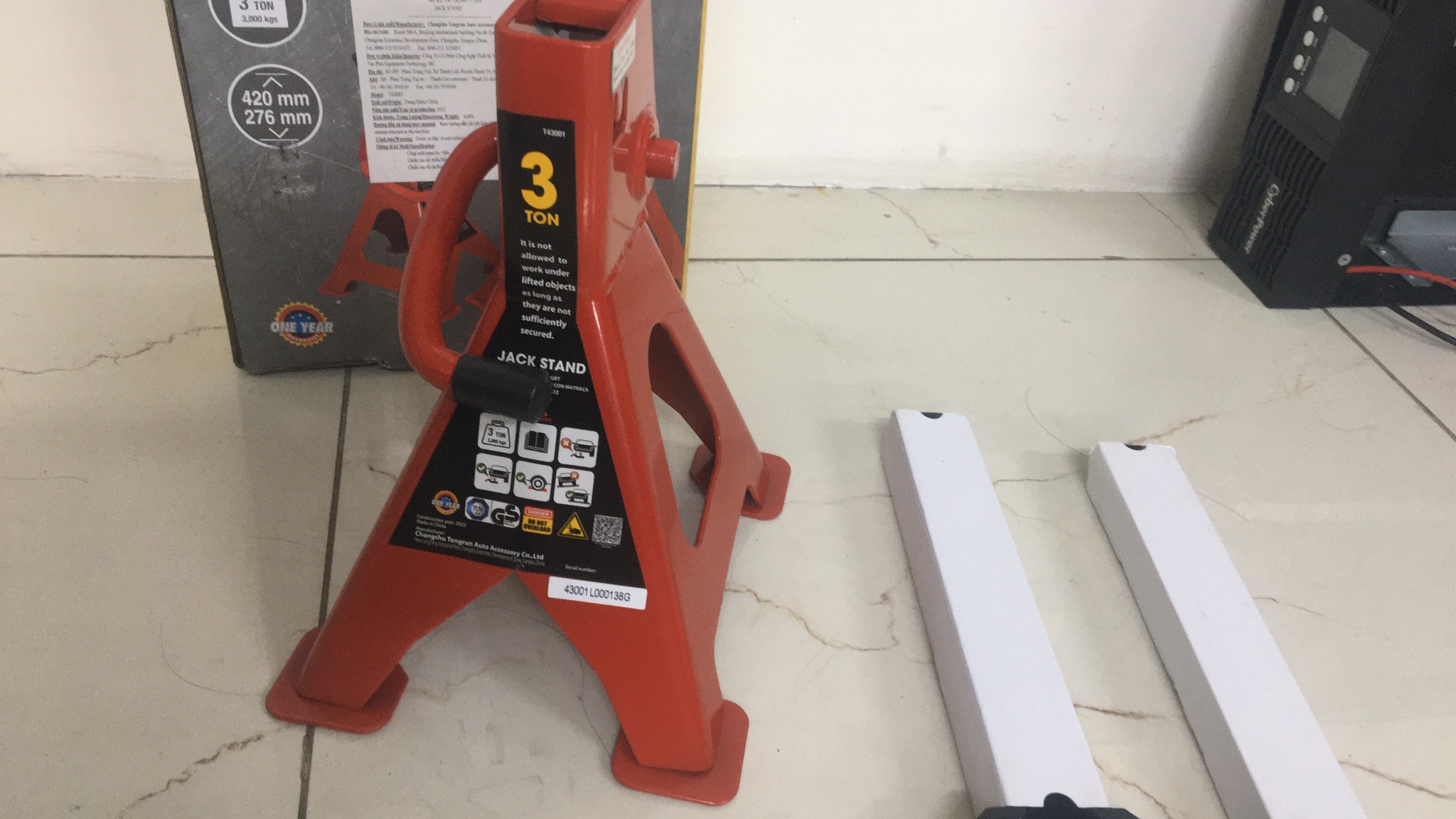 mễ kê ô tô 3 tấn loại tốt chân đế chống lún (1 hộp gồm 2 cái)