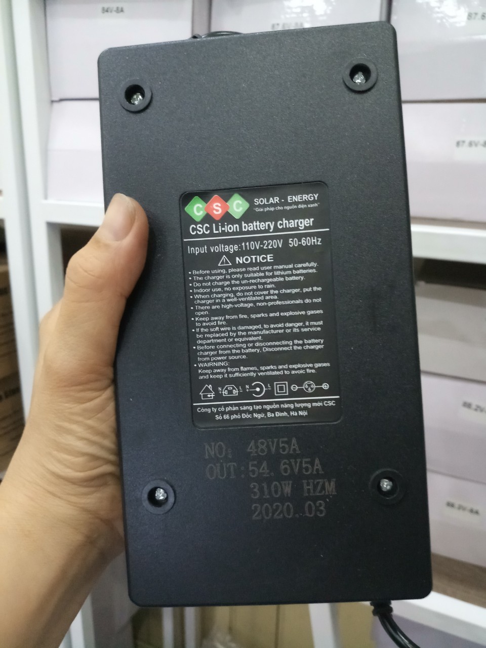 Bộ sạc pin Lithium 54.6V5A/8A (cho hệ 48V-13Cell 3.7V pin Lipo) Bộ sạc pin Lithium 54.6V5A/8A (cho hệ 48V-13Cell 3.7V pin Lipo) Bộ sạc pin Lithium 54.6V5A/8A (cho hệ 48V-13Cell 3.7V pin Lipo)