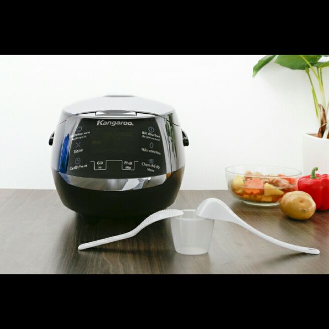 Nồi cơm điện tử 1.8 lít kangaroo kg595 .. mới 100%