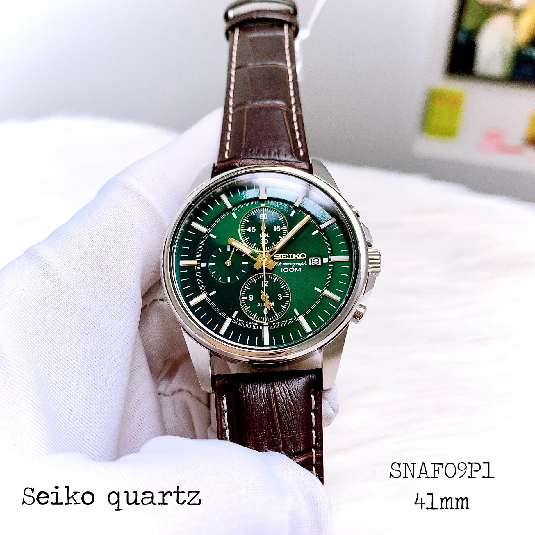 Đồng hồ Nam Seiko Chronograph máy quartz, dây da, kính cứng Hardlex  SNAF09P1 