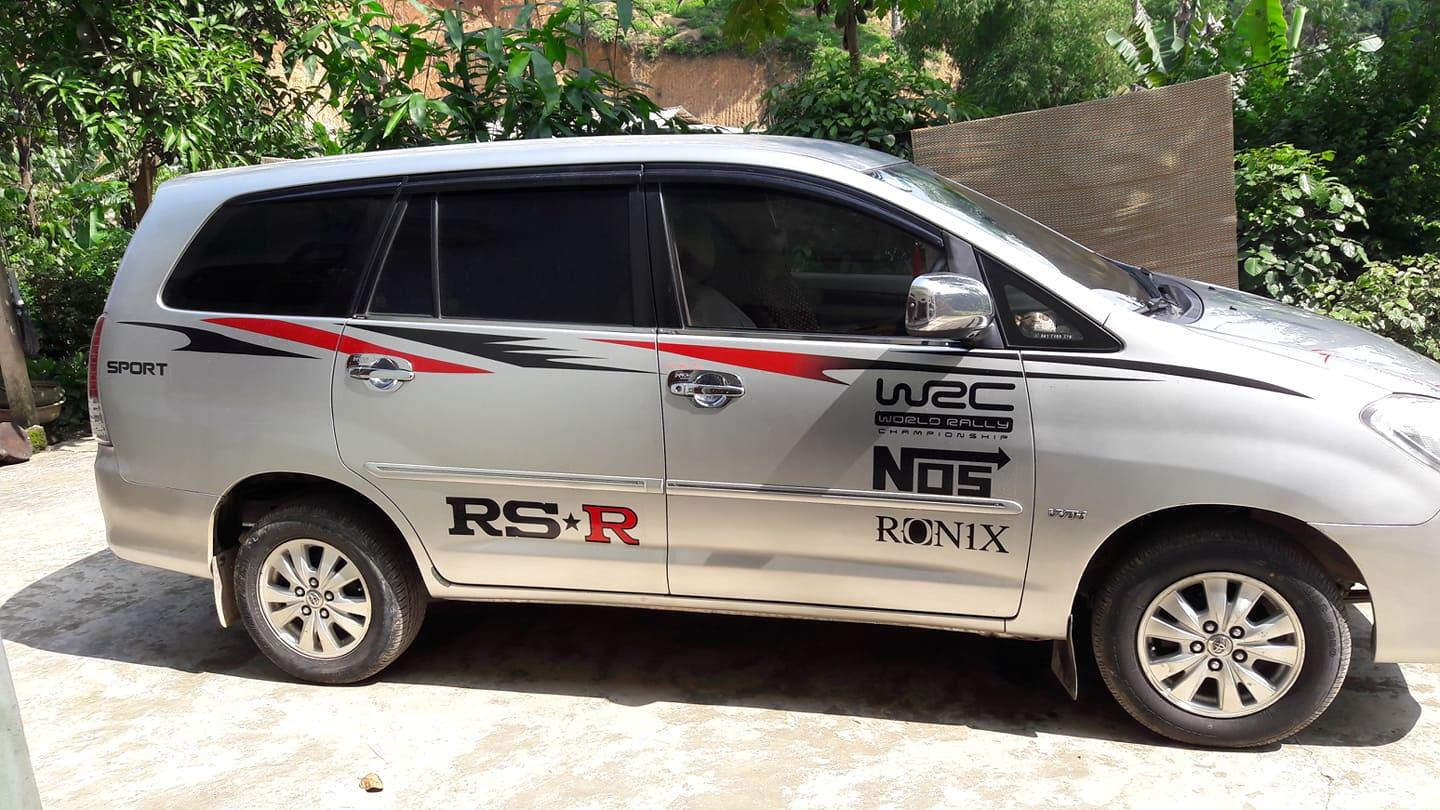 Tem dán sườn xe innova