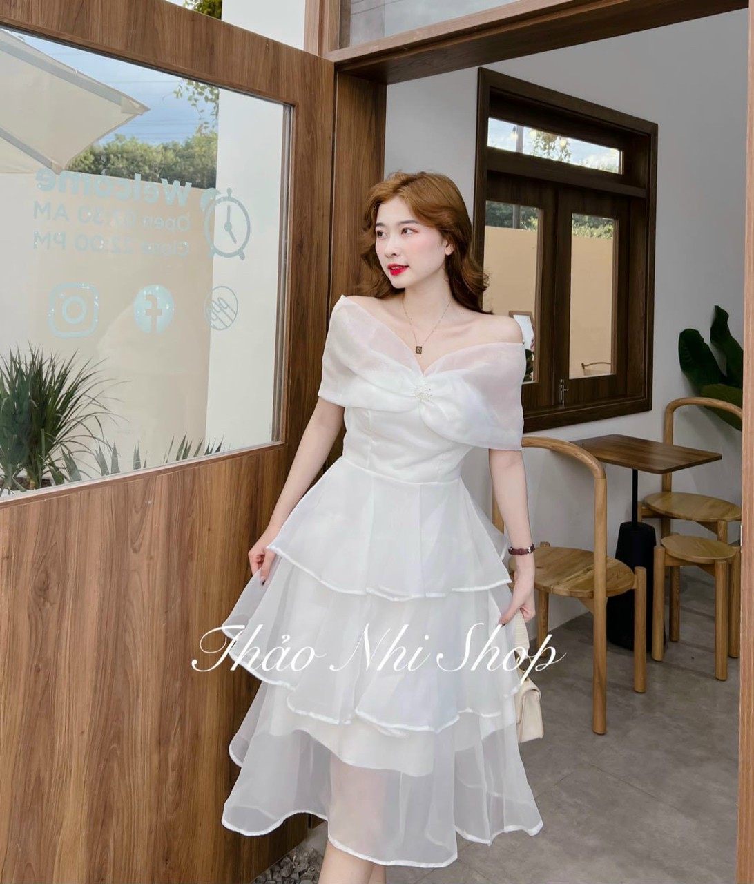 Đầm xòe trễ vai 3 tầng chât voan tơ có mútxinh soắn,duyên dáng.jenny dxx26