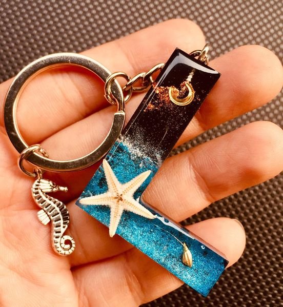 Móc khóa chữ cái keychain handmade epoxy resin quà tặng độc đáo