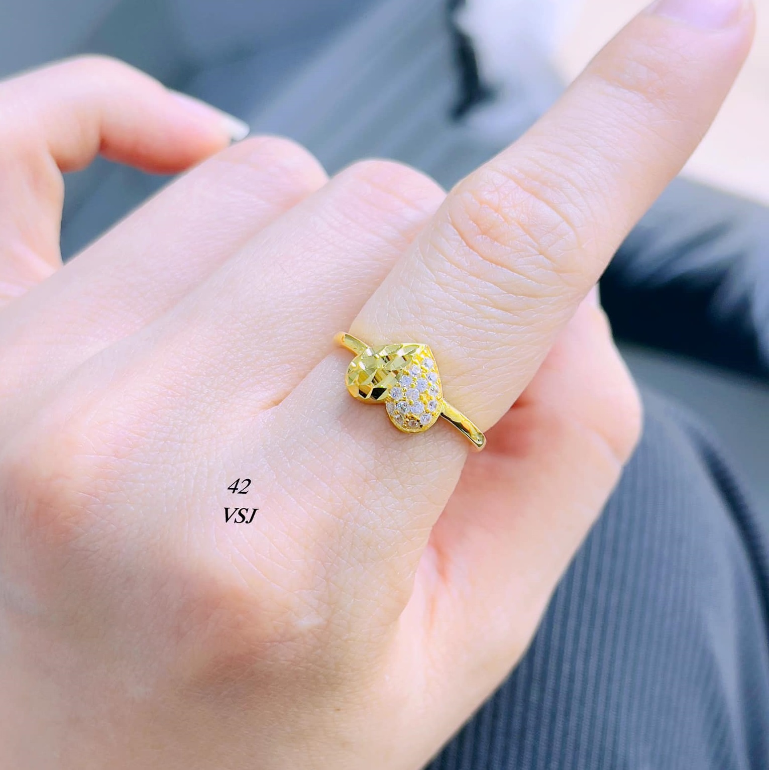 Nhẫn nữ chất liệu vàng tây 10k đính đá MS46e