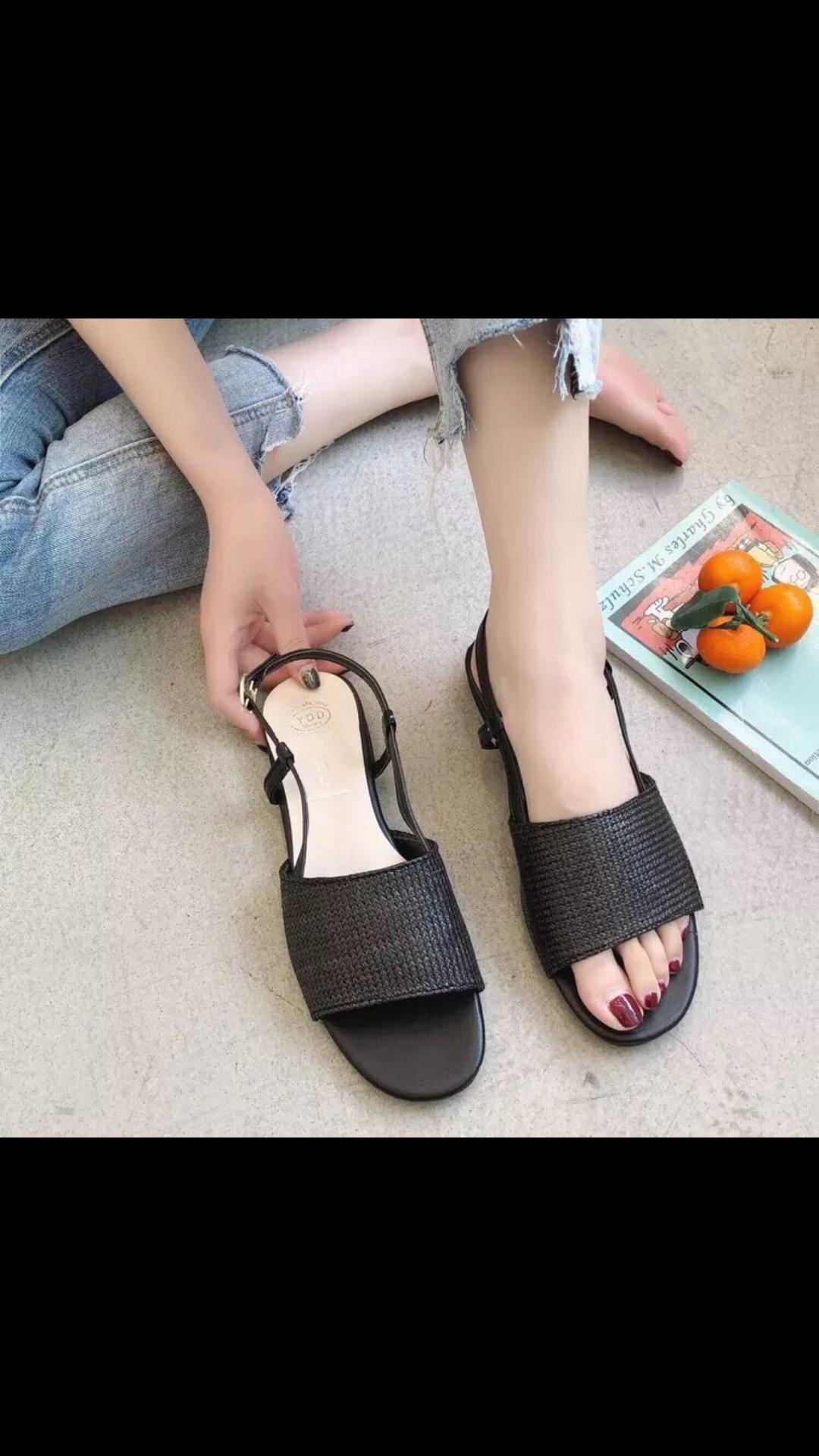 Giầy san hoc sinh năm 2019