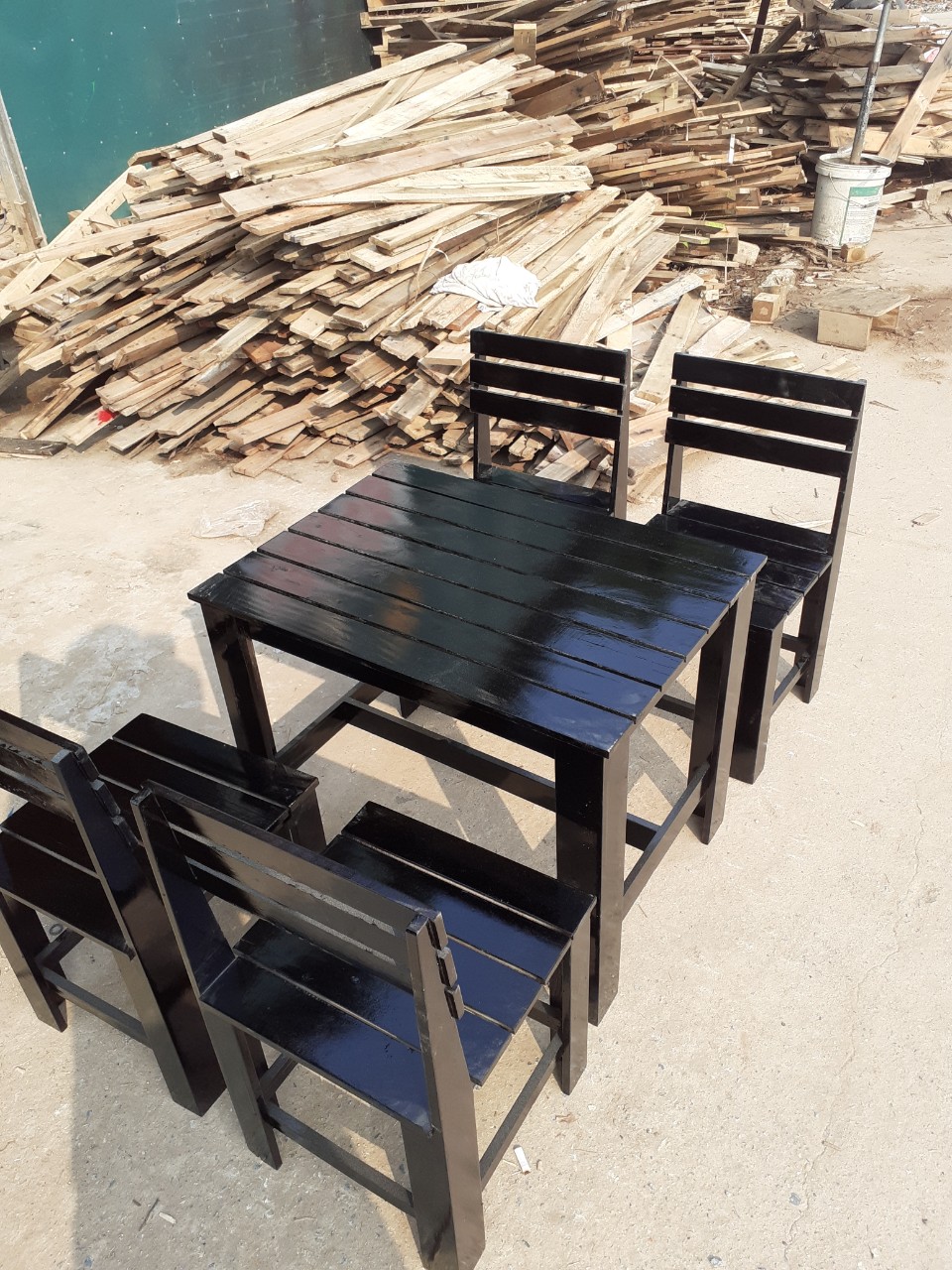 Bàn ghế quán ăn - Bàn ghế quán nhậu - Bàn Ghế Gỗ - Bàn Ghế Cafe HPCF 17