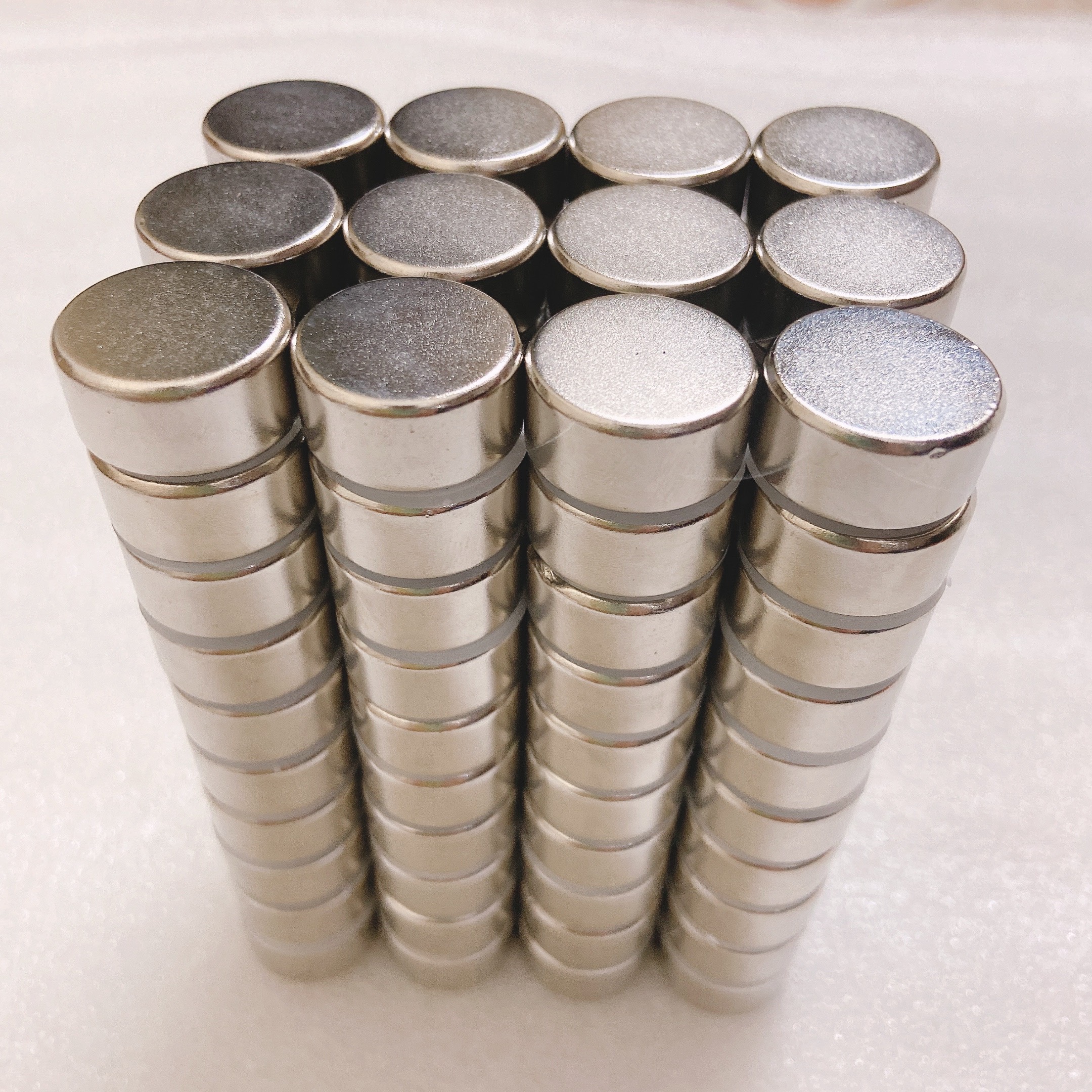 Nam châm viên 20x10mm, nam châm vĩnh cửu lực hút khỏe