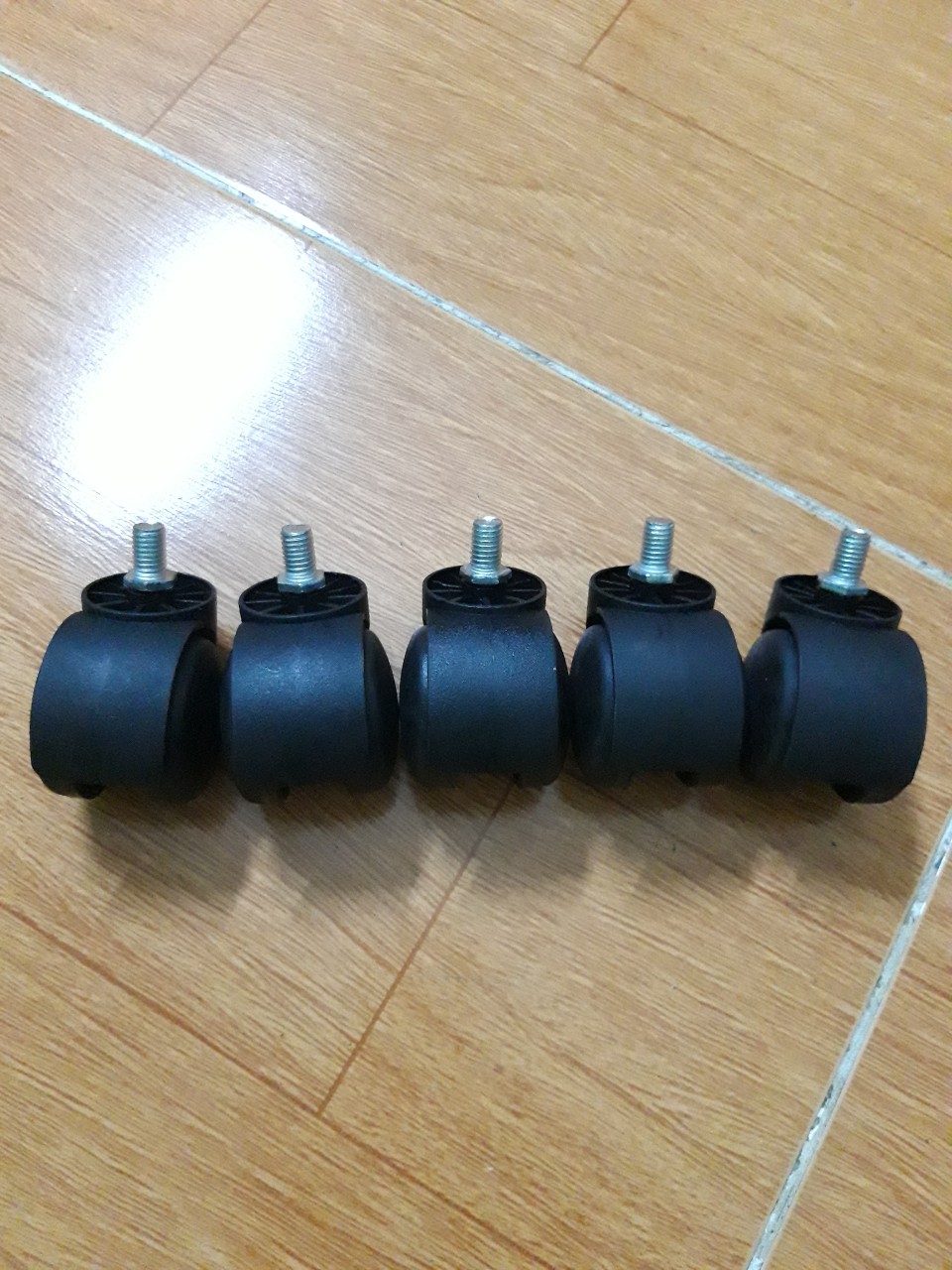 Bánh Xe Ghế Xoay Văn Phòng Ren 10li (Bộ 5 Cái)