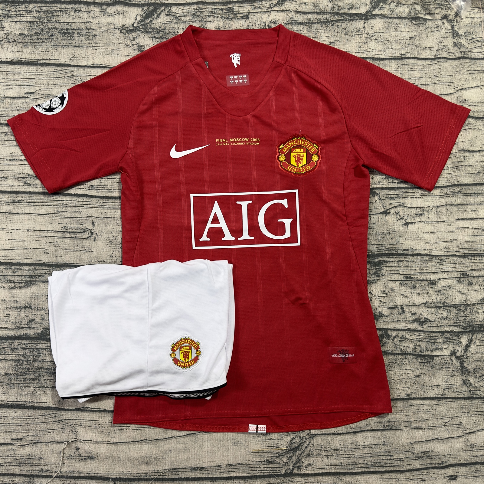 Áo bóng đá clb manchester united-mẫu thủ môn-chất polyester thái cao cấp