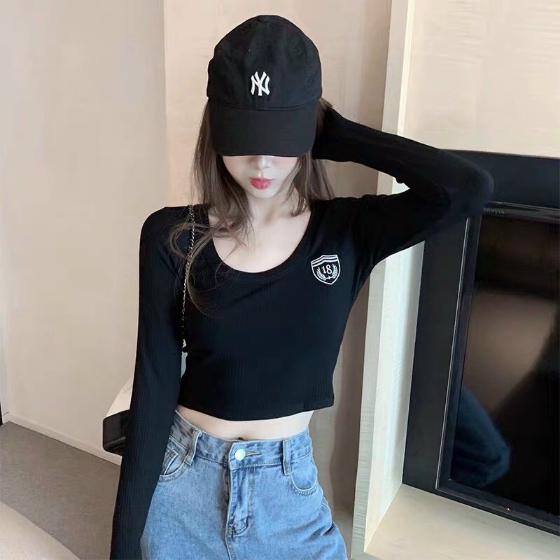 Áo thun borip croptop tay dài cổ trong in logo sành điệu TTSA1014