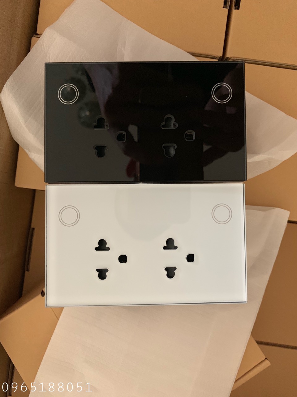 Ổ cắm thông minh wifi Tuya Smart wifi Âm Tường Mặt Kinh Đen