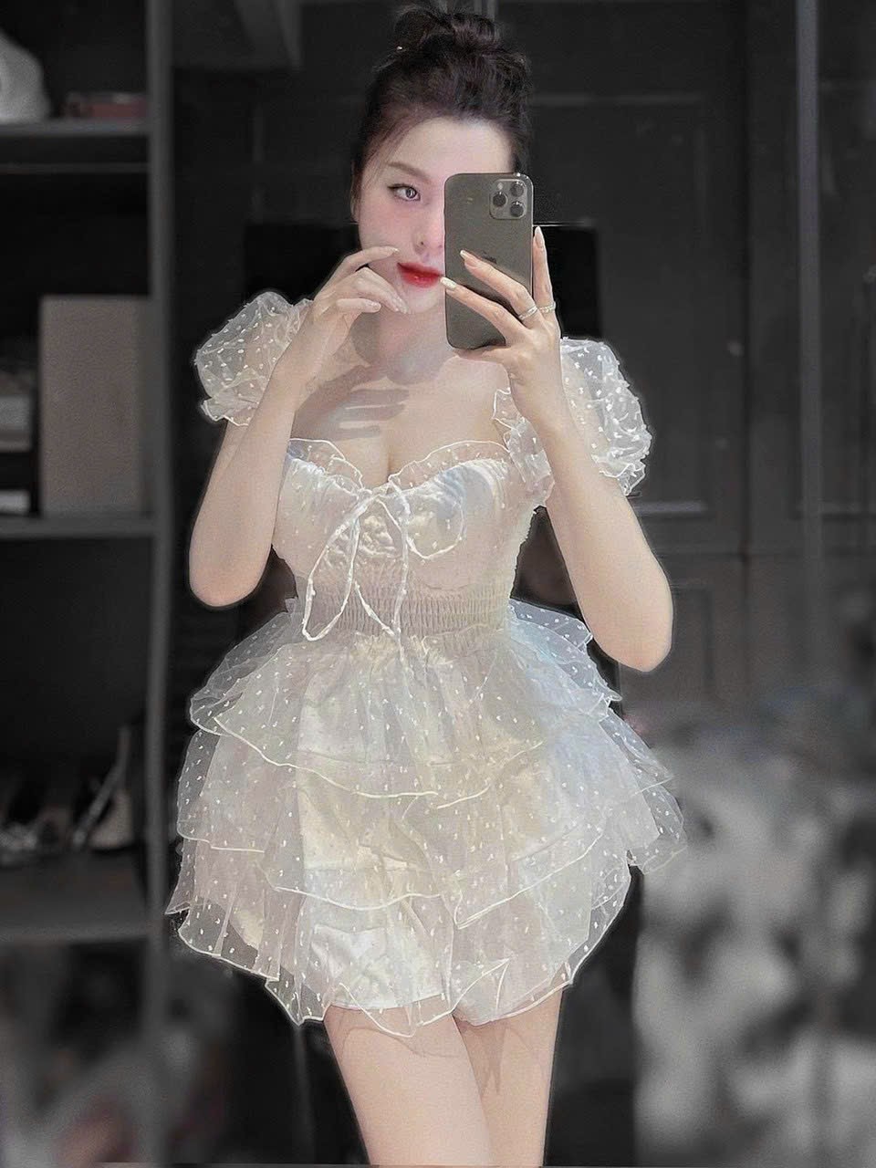 Đầm tầng voan bi nhún eo