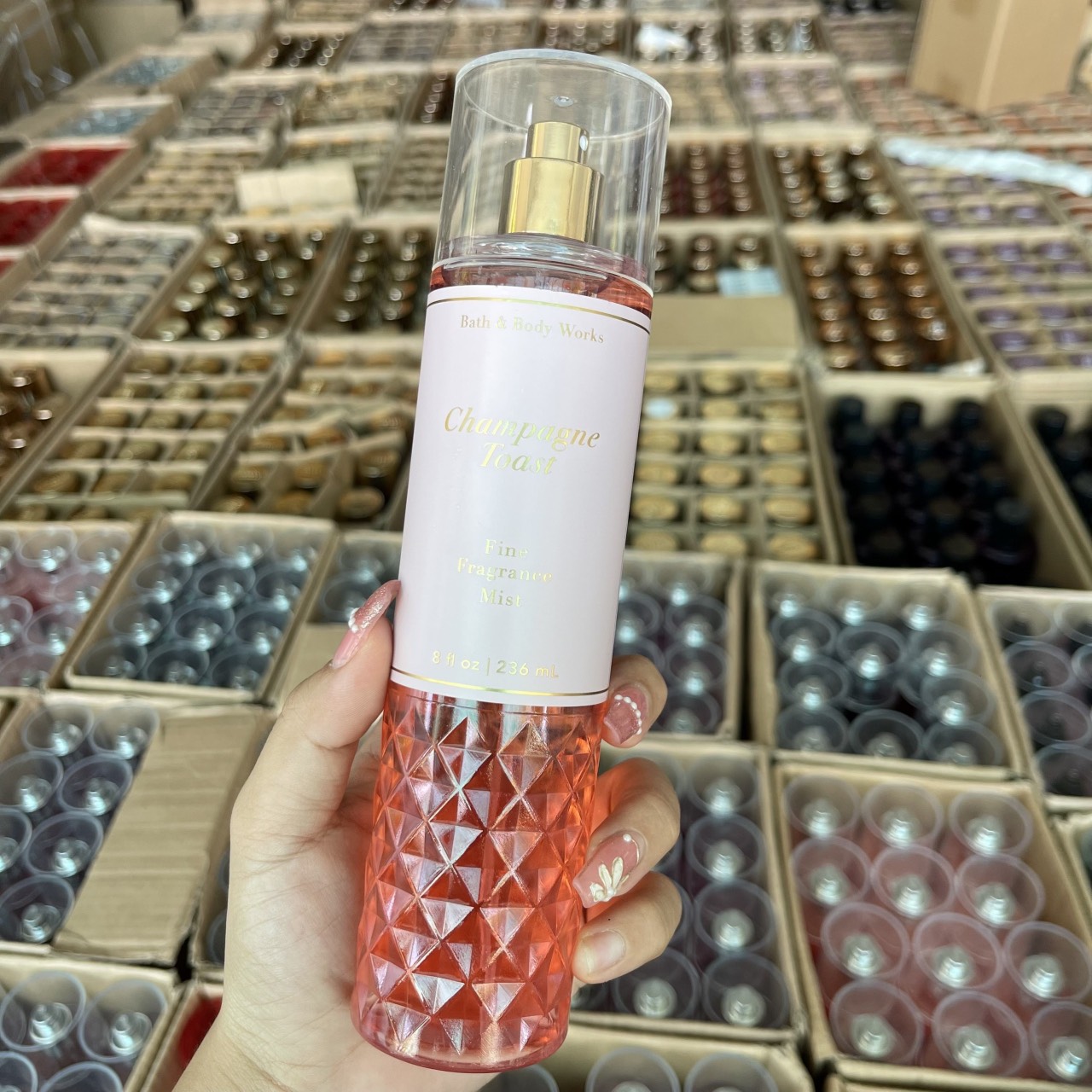 Xịt thơm bodymist bath & body works champagne toast 236ml