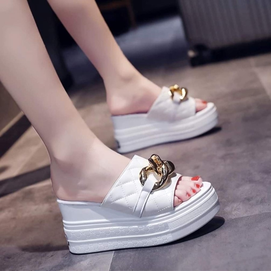 Dép xuồng quai ngang xích