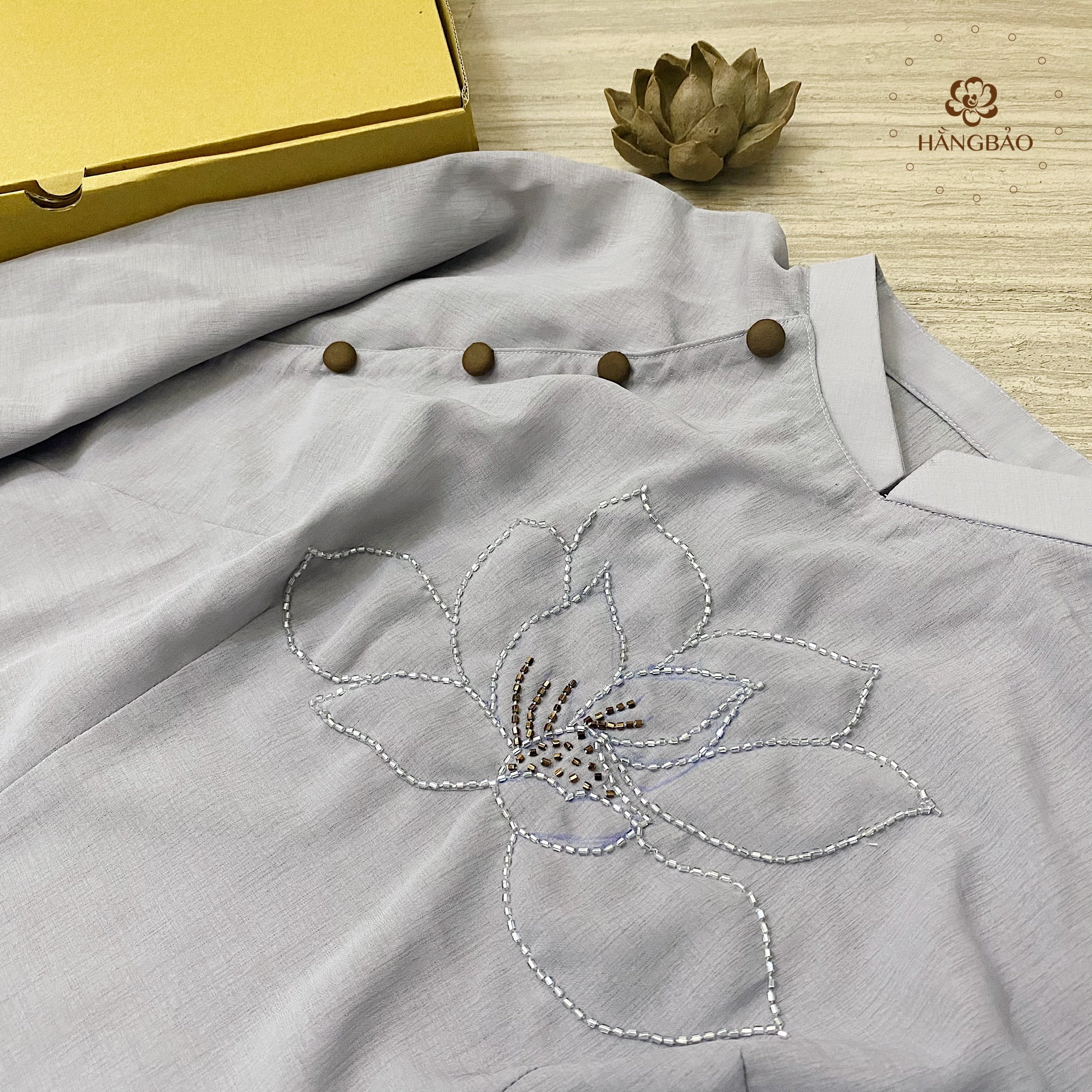 Pháp phục Hoa Tâm Yên với màu sắc trang nhã cho quý phật tử mặc đi lễ chùa